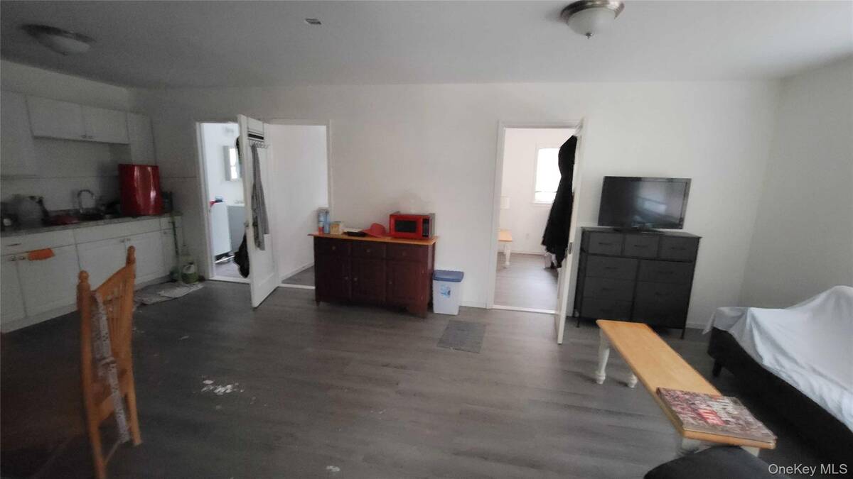 #2 photo, 56 Woodcliff Trail, Baiting Hollow , NY 11933