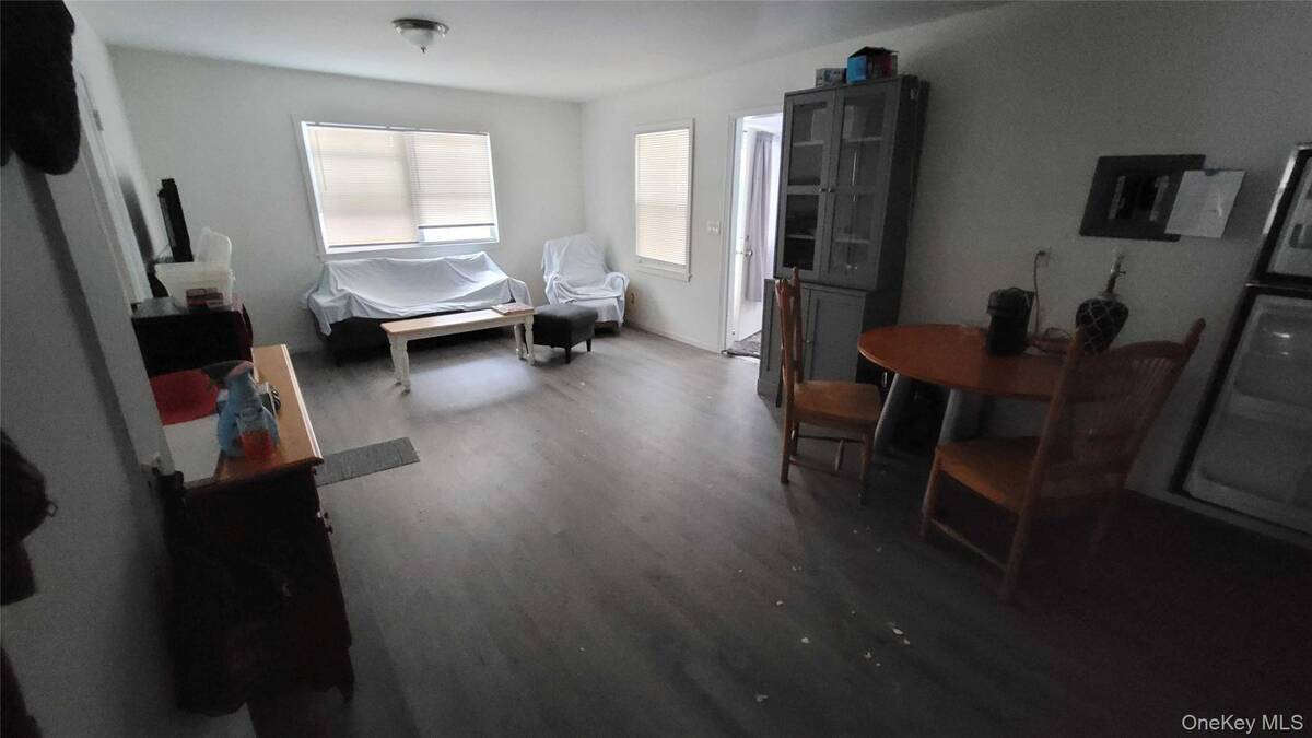 #8 photo, 56 Woodcliff Trail, Baiting Hollow , NY 11933