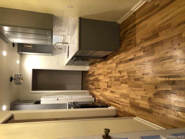 #3 photo, 4005 Worthmor Drive, Seaford , NY 11783