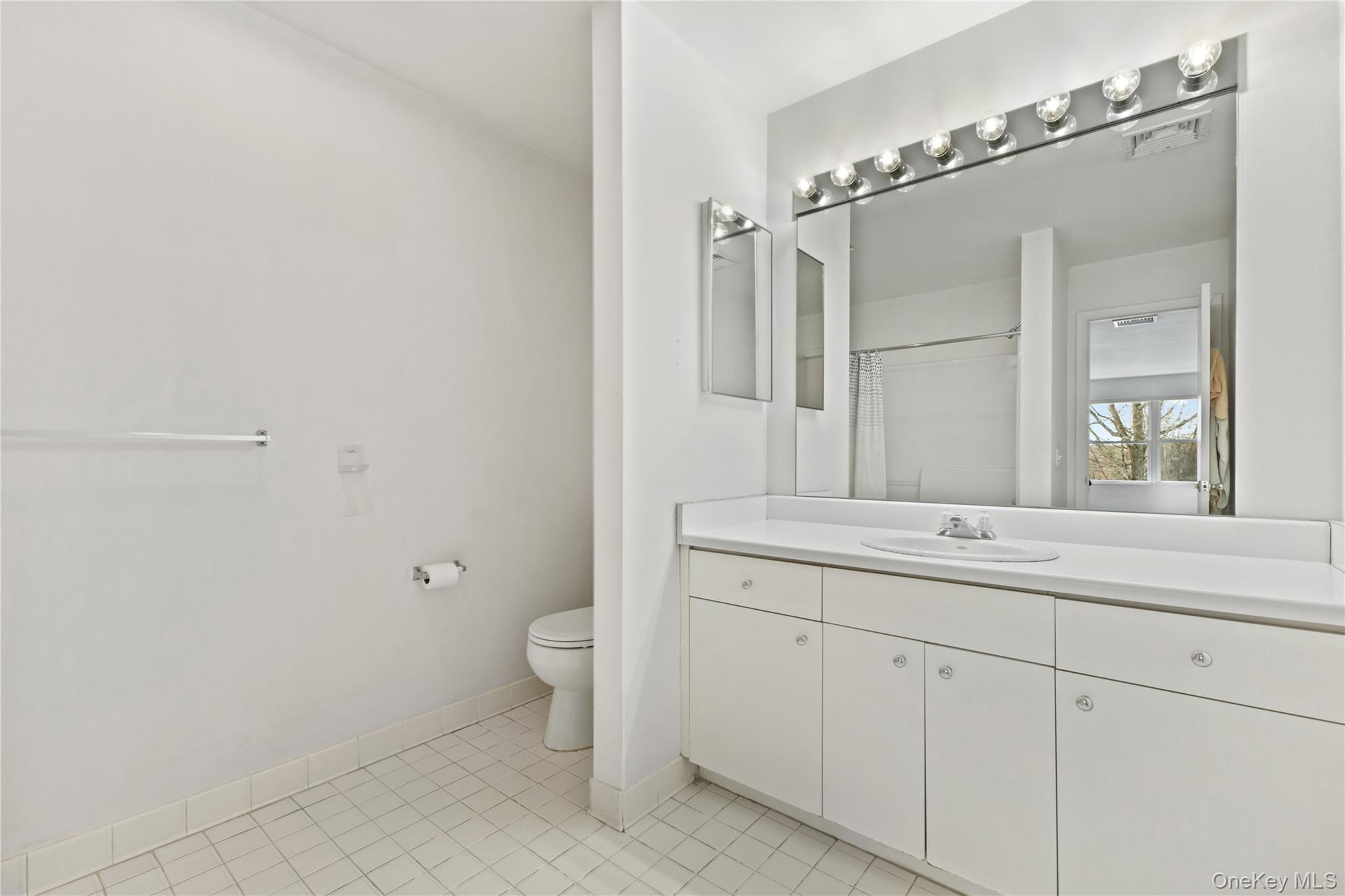 #14 photo, 10 Guilford Circle, Goldens Bridge , NY 10526