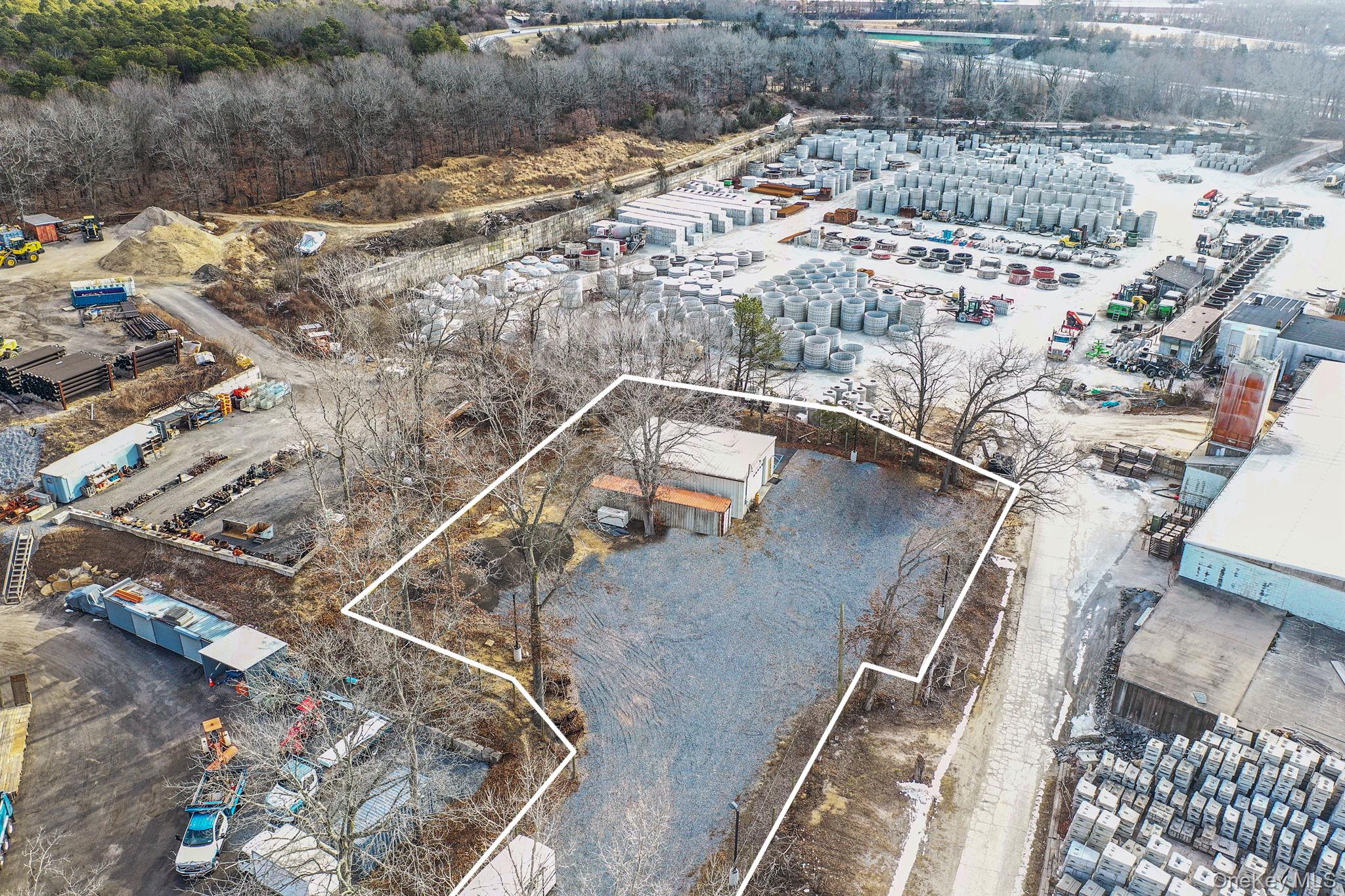 #1 photo, 1807 Middle Road, Calverton , NY 11933