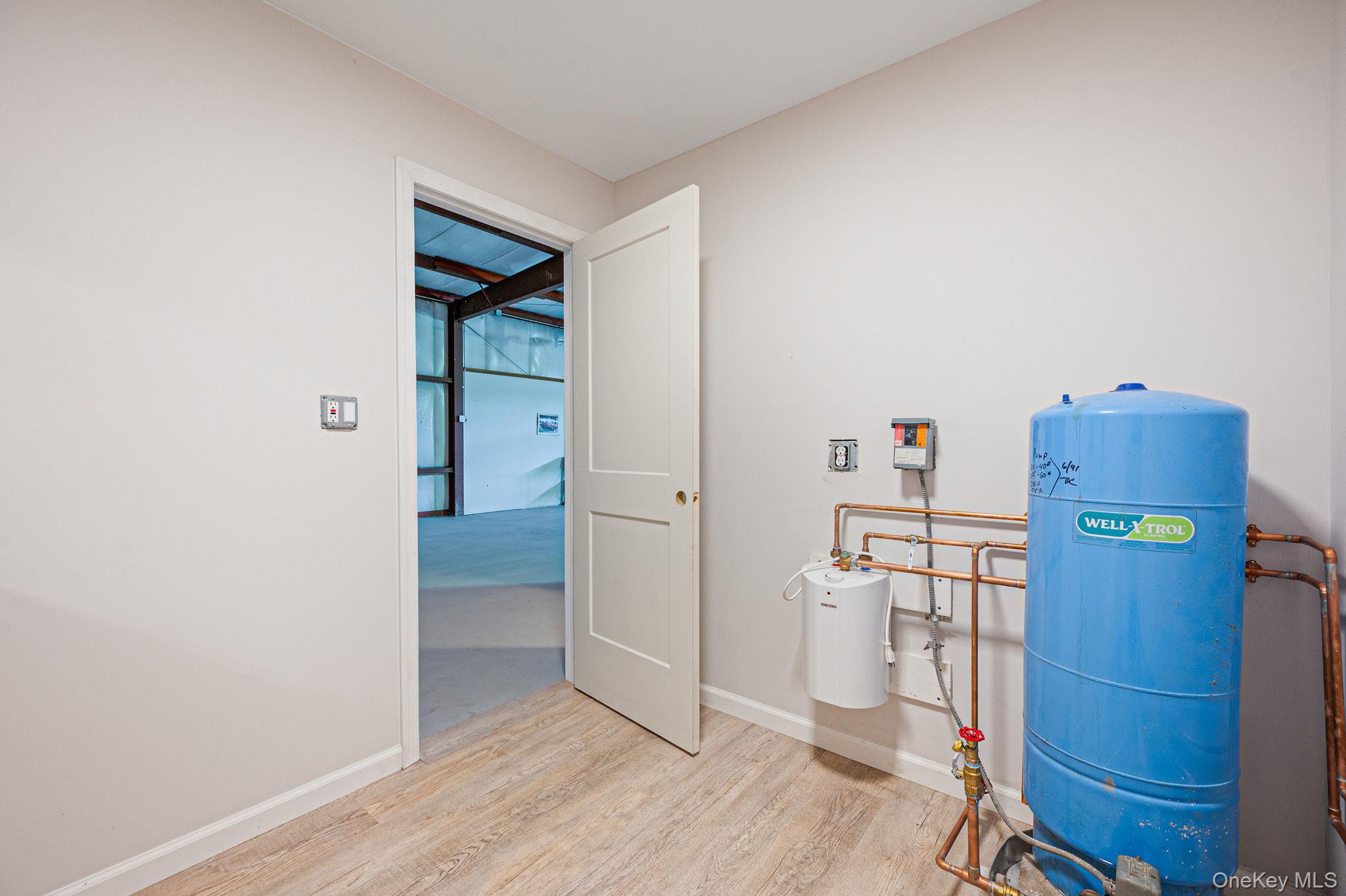 #17 photo, 1807 Middle Road, Calverton , NY 11933