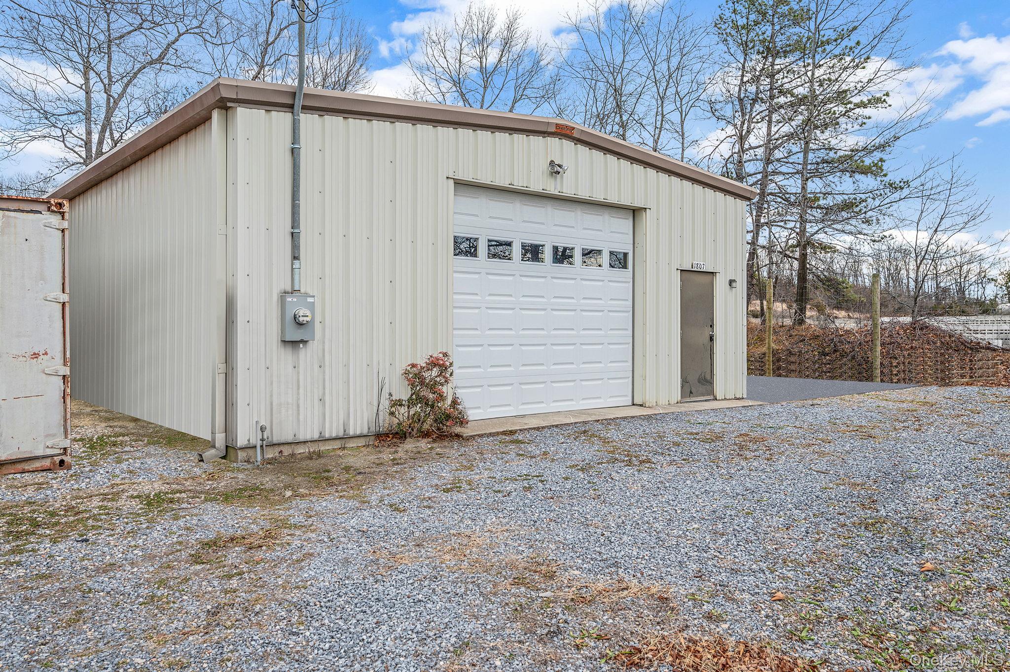 #6 photo, 1807 Middle Road, Calverton , NY 11933