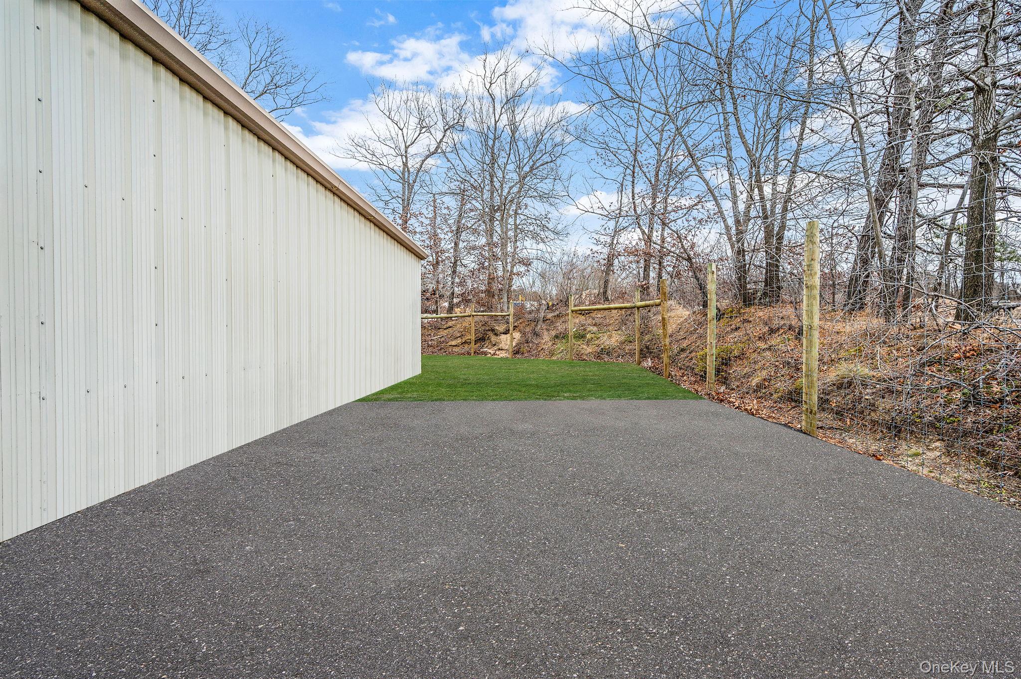 #8 photo, 1807 Middle Road, Calverton , NY 11933