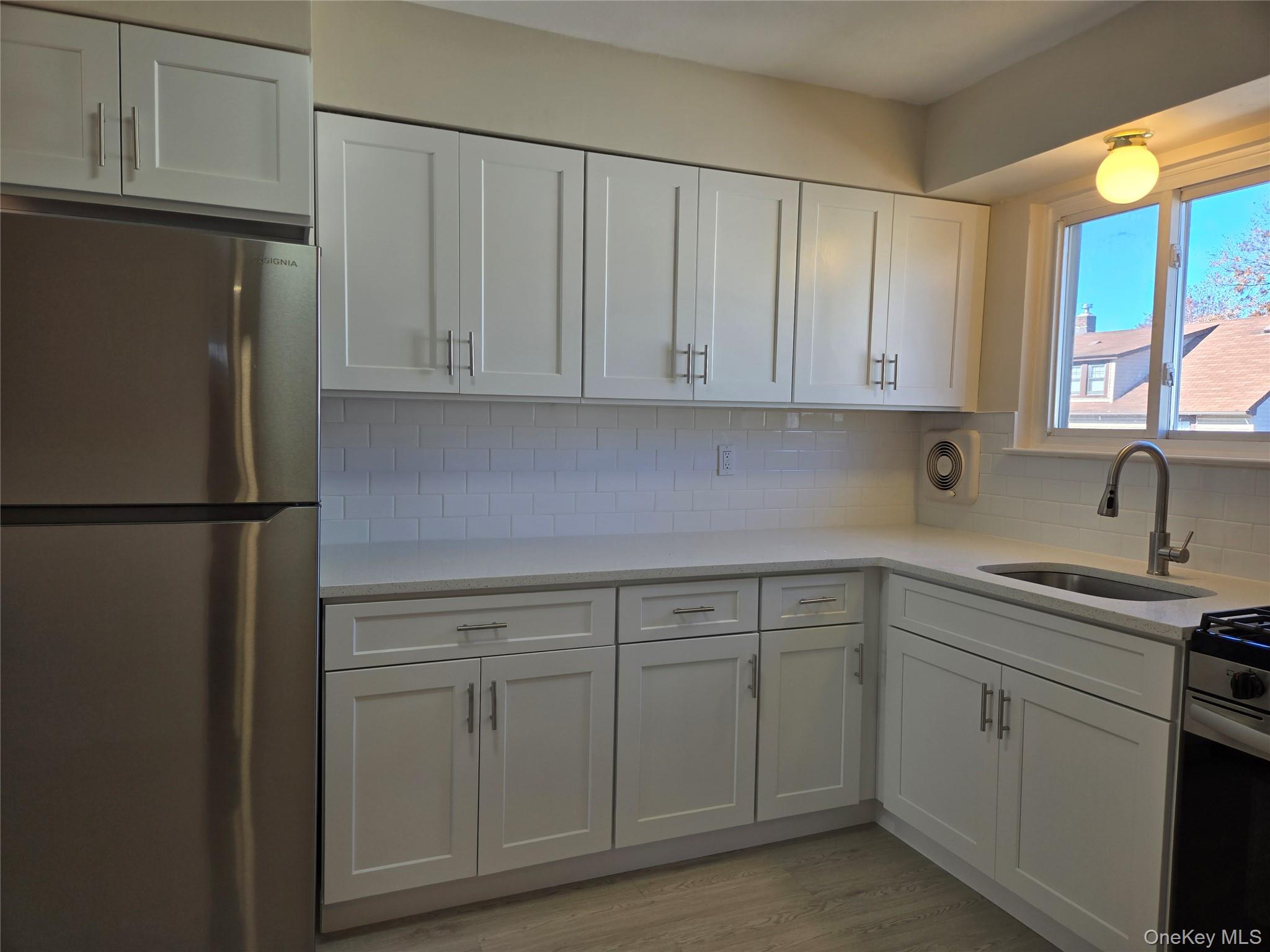 #7 photo, 73 Pearsall Avenue, Lynbrook , NY 11563