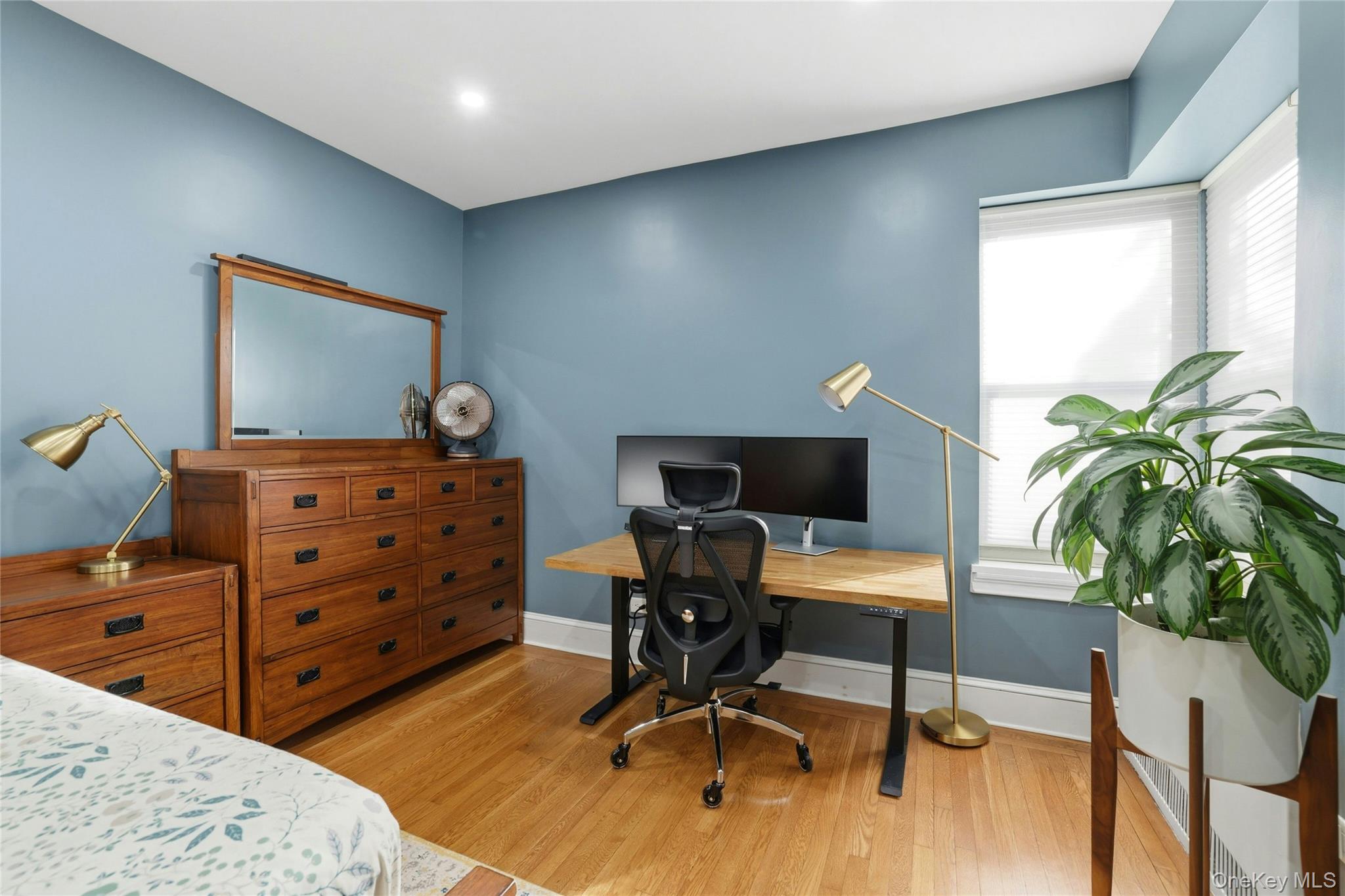 #11 photo, 25-40 31st Avenue, Куинс ‖ Astoria , NY 11106