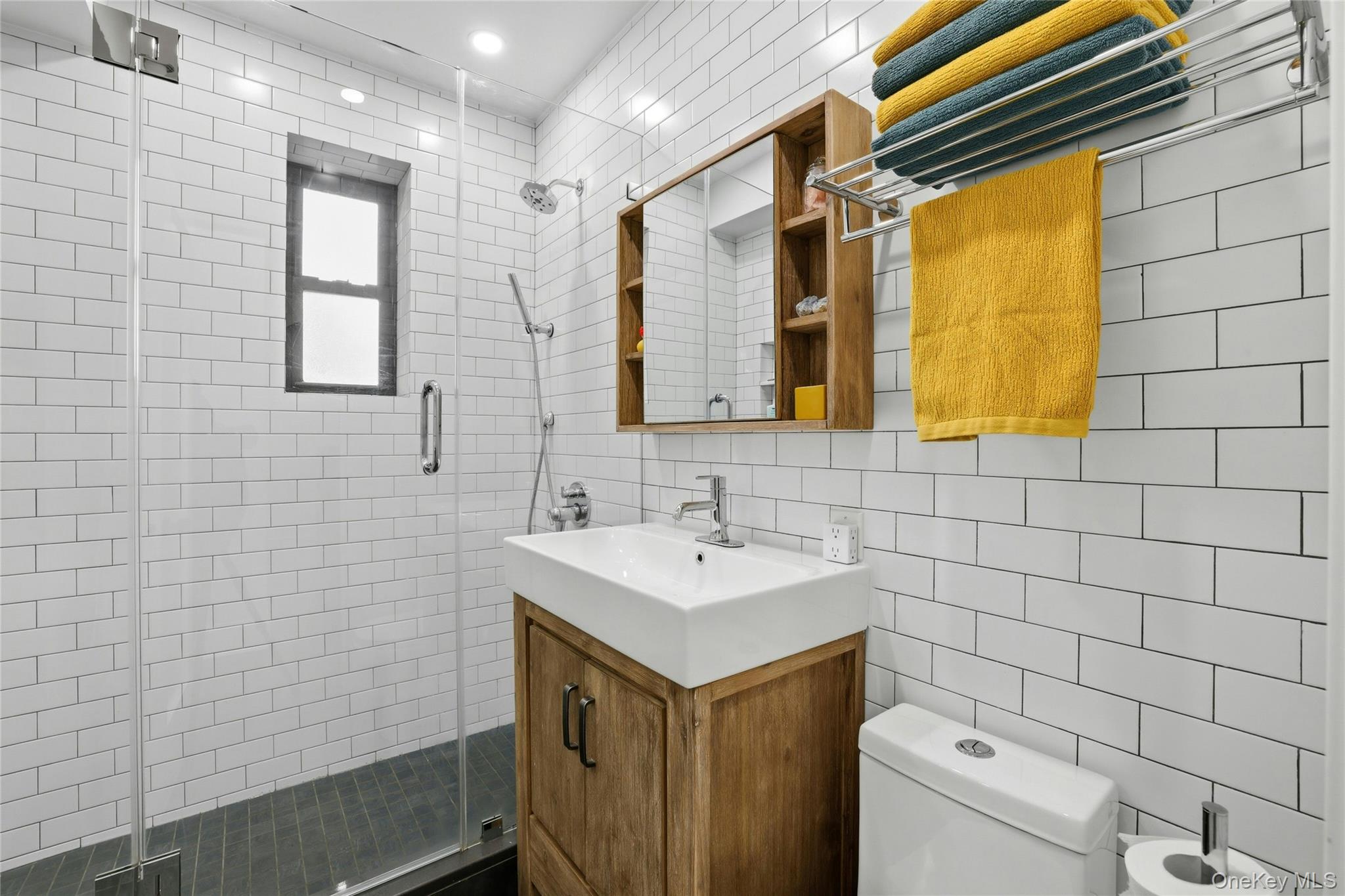 #13 photo, 25-40 31st Avenue, Куинс ‖ Astoria , NY 11106