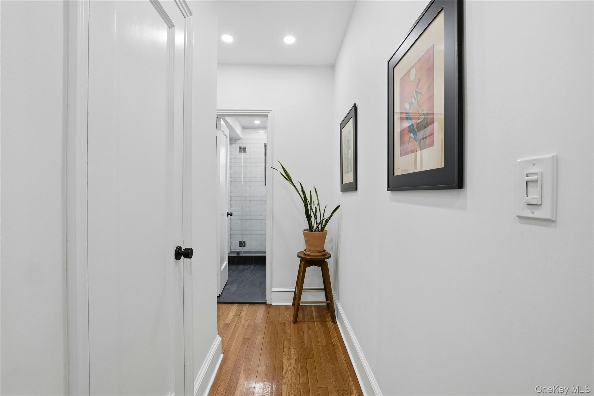 #8 photo, 25-40 31st Avenue, Куинс ‖ Astoria , NY 11106