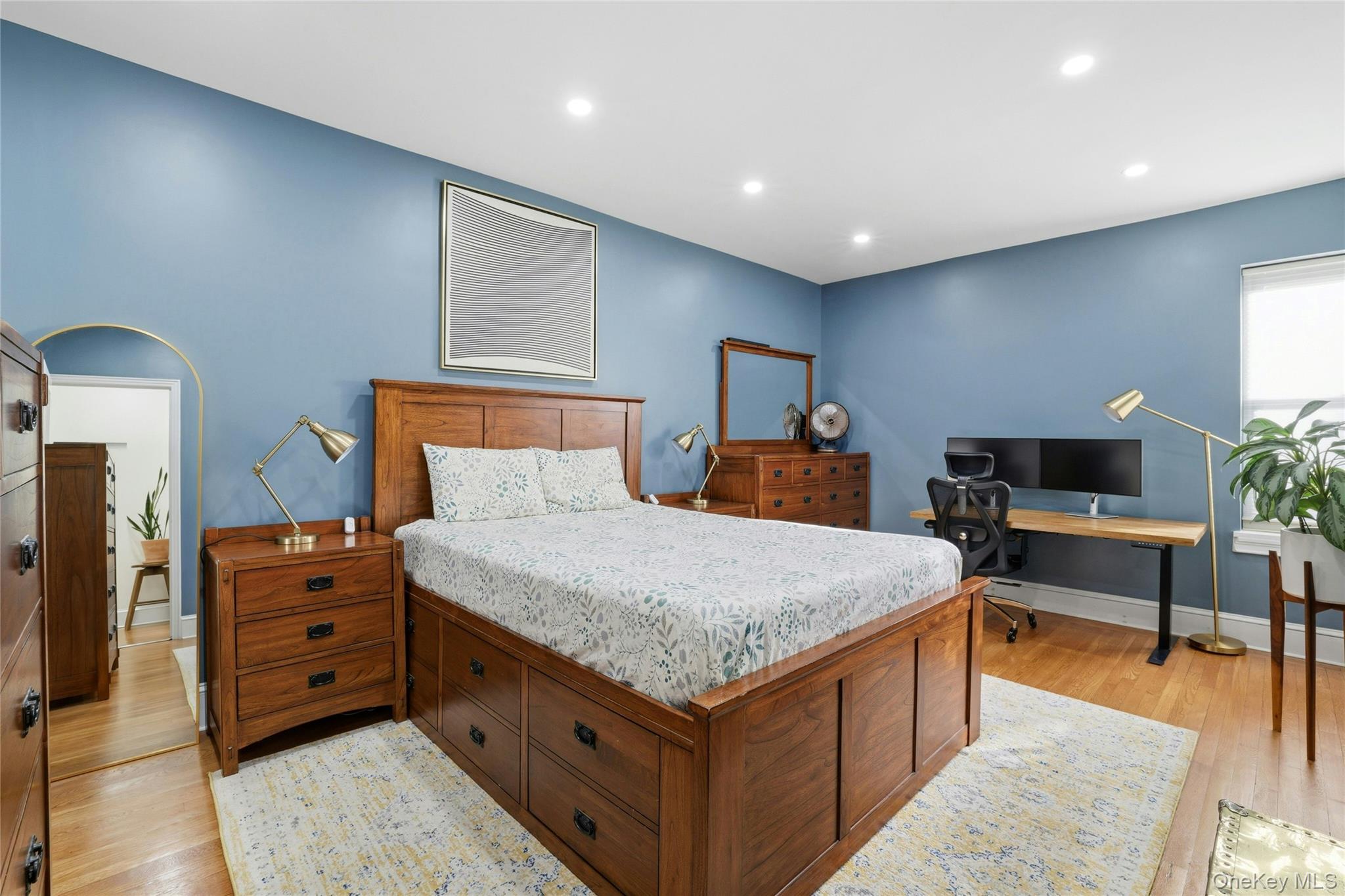 #9 photo, 25-40 31st Avenue, Куинс ‖ Astoria , NY 11106