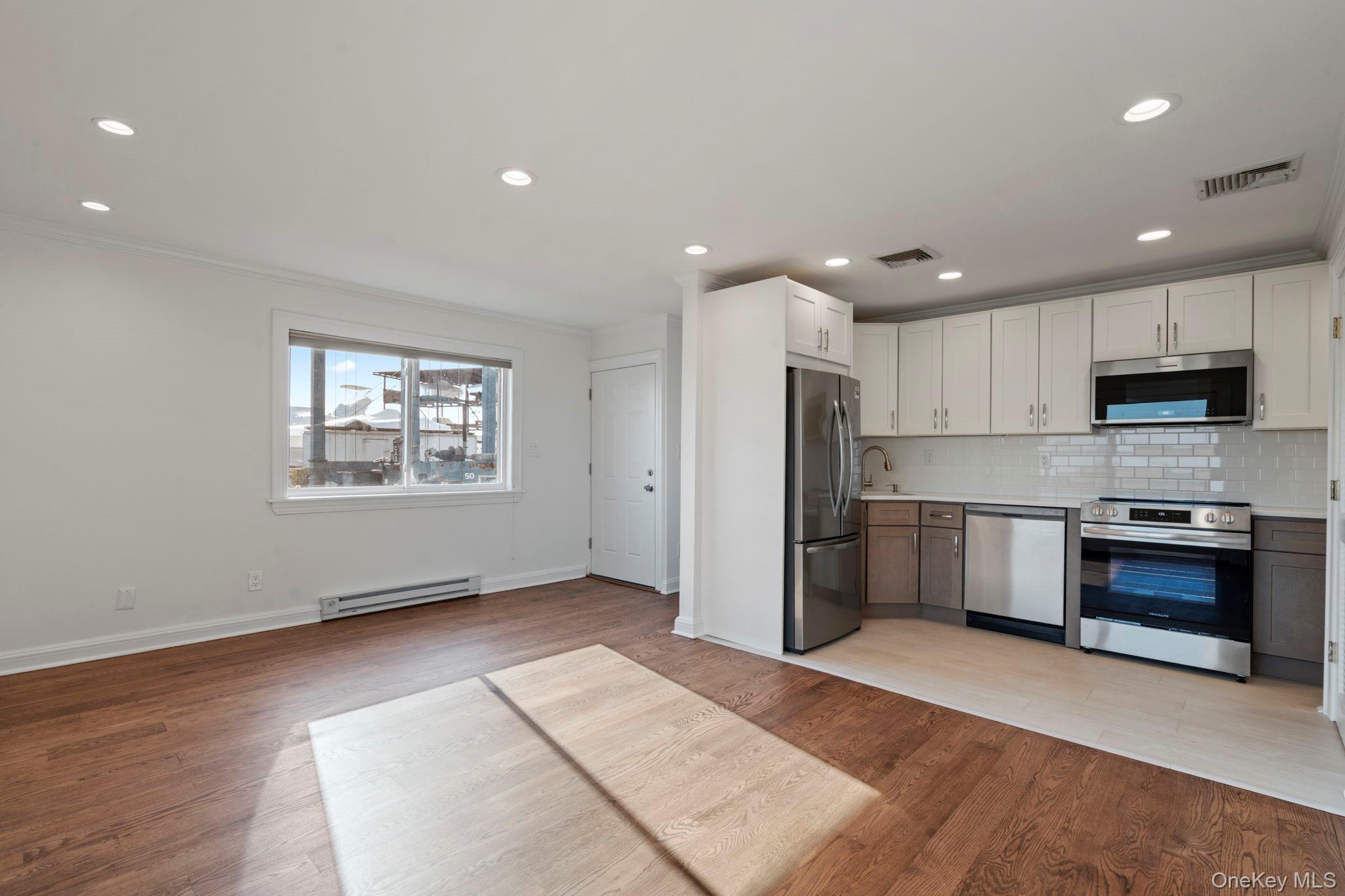 #8 photo, 1 Anchorage, Freeport , NY 11520