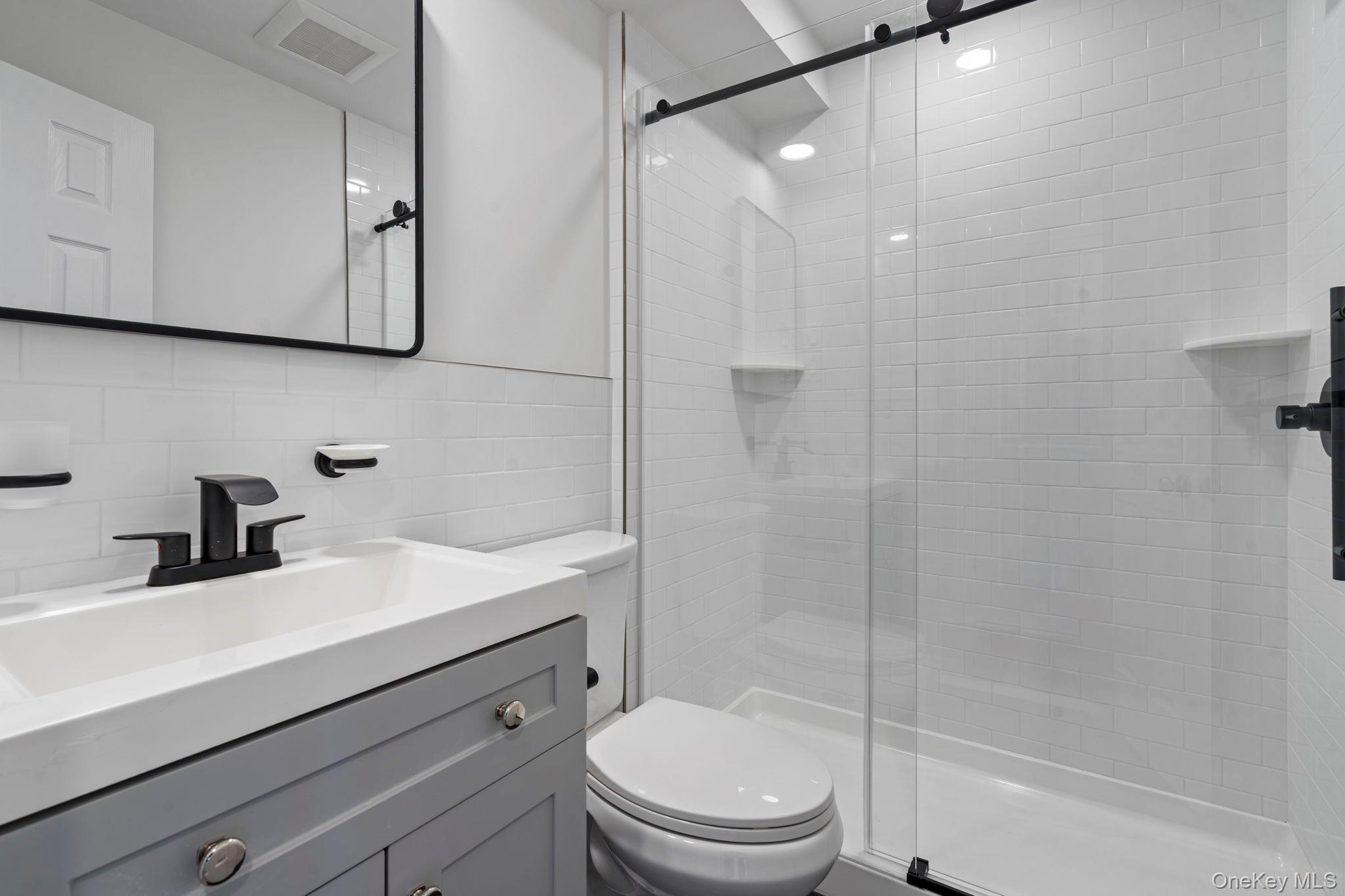 #9 photo, 1 Anchorage, Freeport , NY 11520