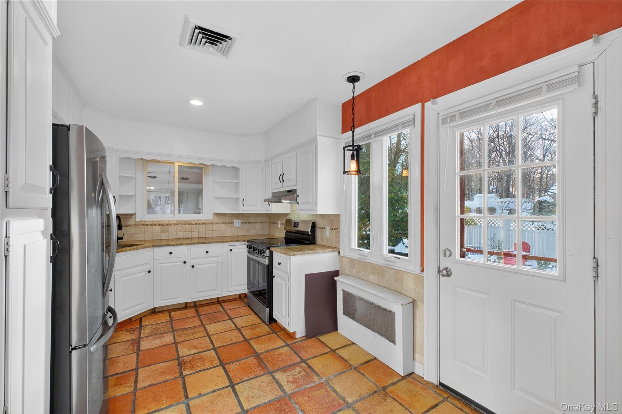 #7 photo, 29 Walton Drive, Mahopac , NY 10541