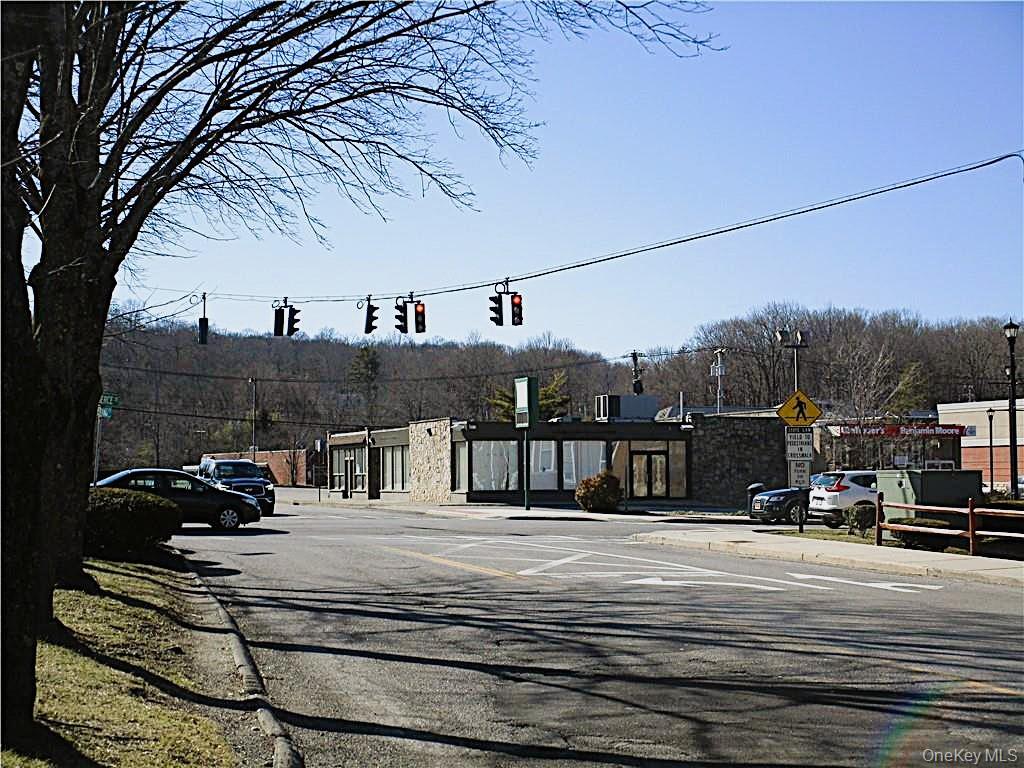 #7 photo, 1952 Commerce Street, Yorktown Heights , NY 10598