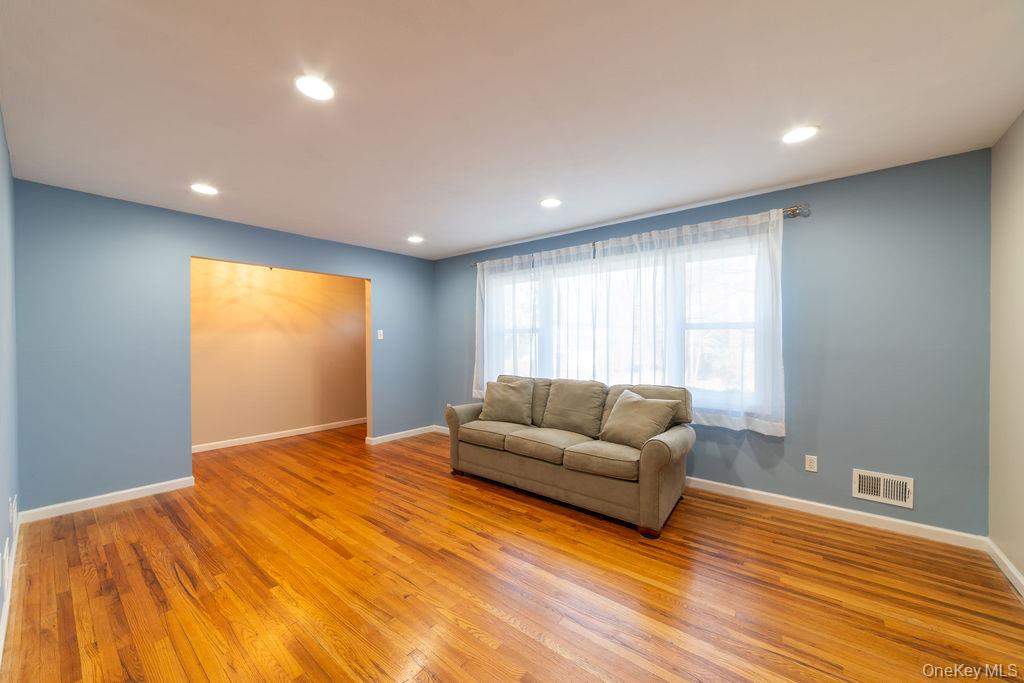 #8 photo, 3 Gottlieb Drive, Pearl River , NY 10965