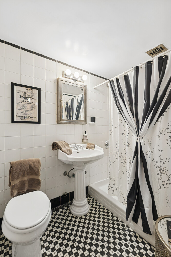 #8 photo, 470 W 24TH Street, Манхэттен ‖ Chelsea , NY 10011