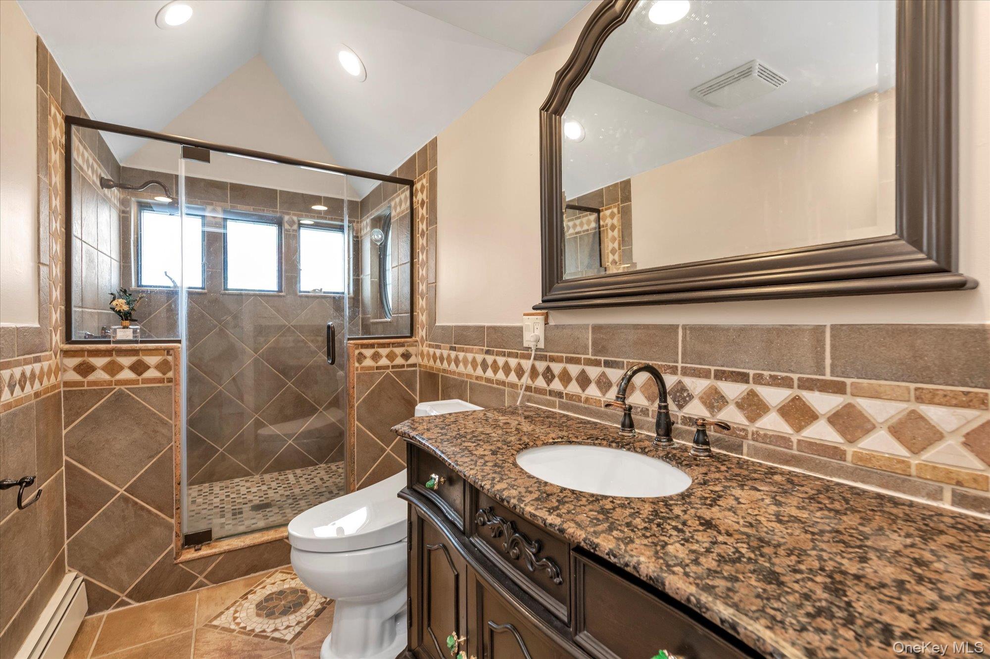 #17 photo, 2451 Joseph Court, 롱 아일랜드 Bellmore , NY 11710