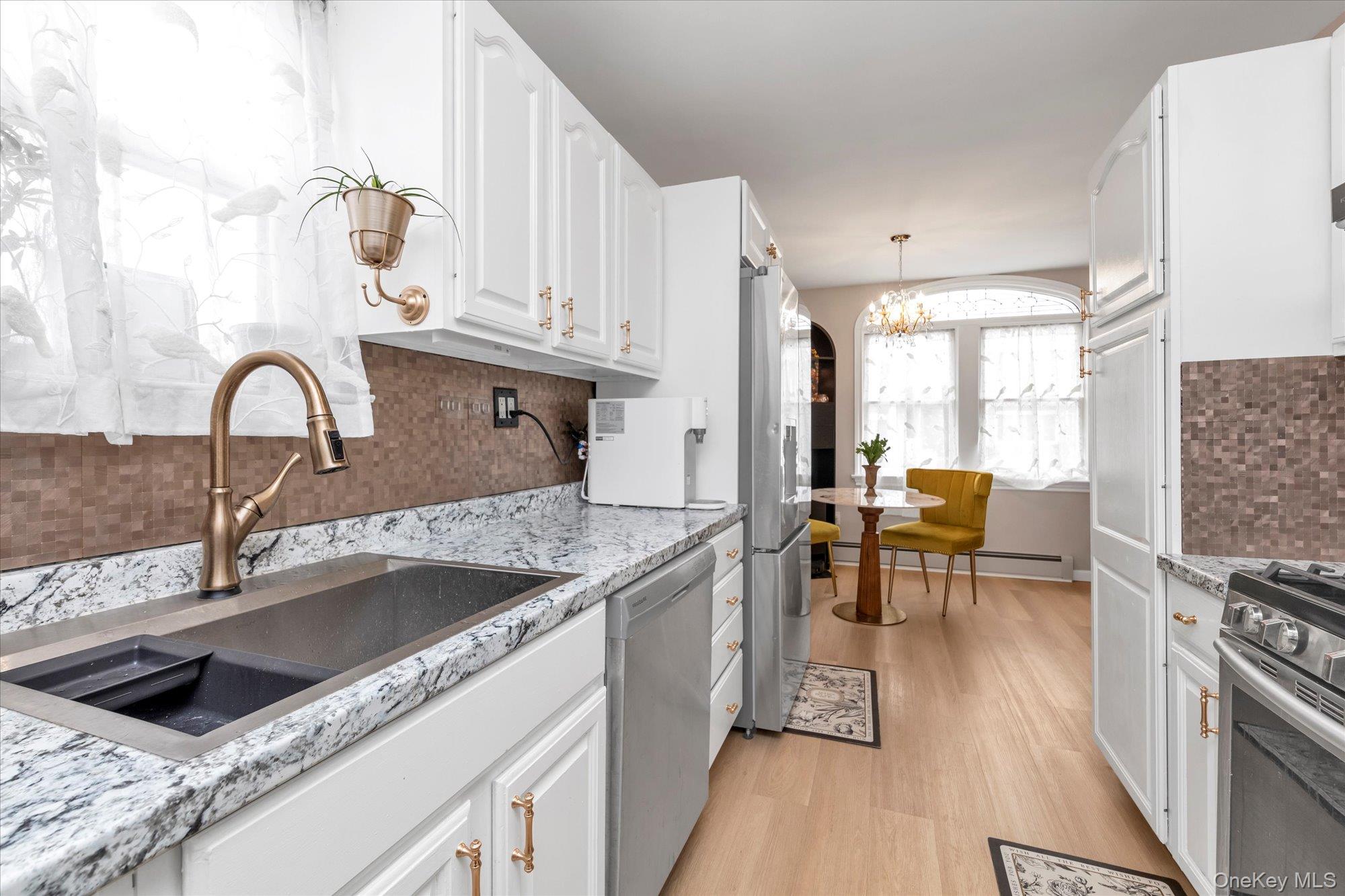 #4 photo, 2451 Joseph Court, 롱 아일랜드 Bellmore , NY 11710