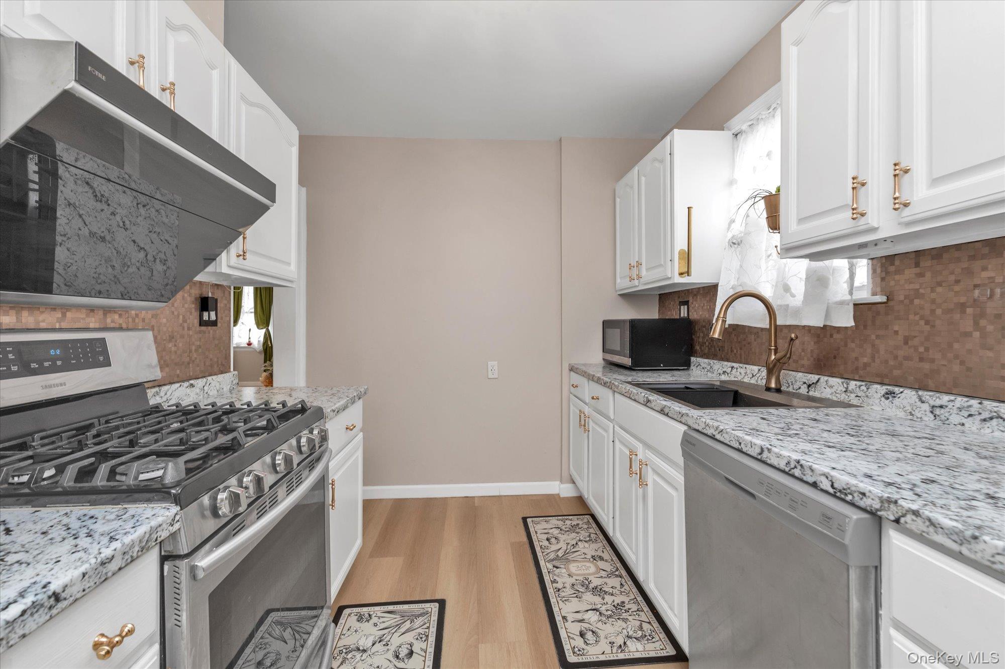 #5 photo, 2451 Joseph Court, 롱 아일랜드 Bellmore , NY 11710