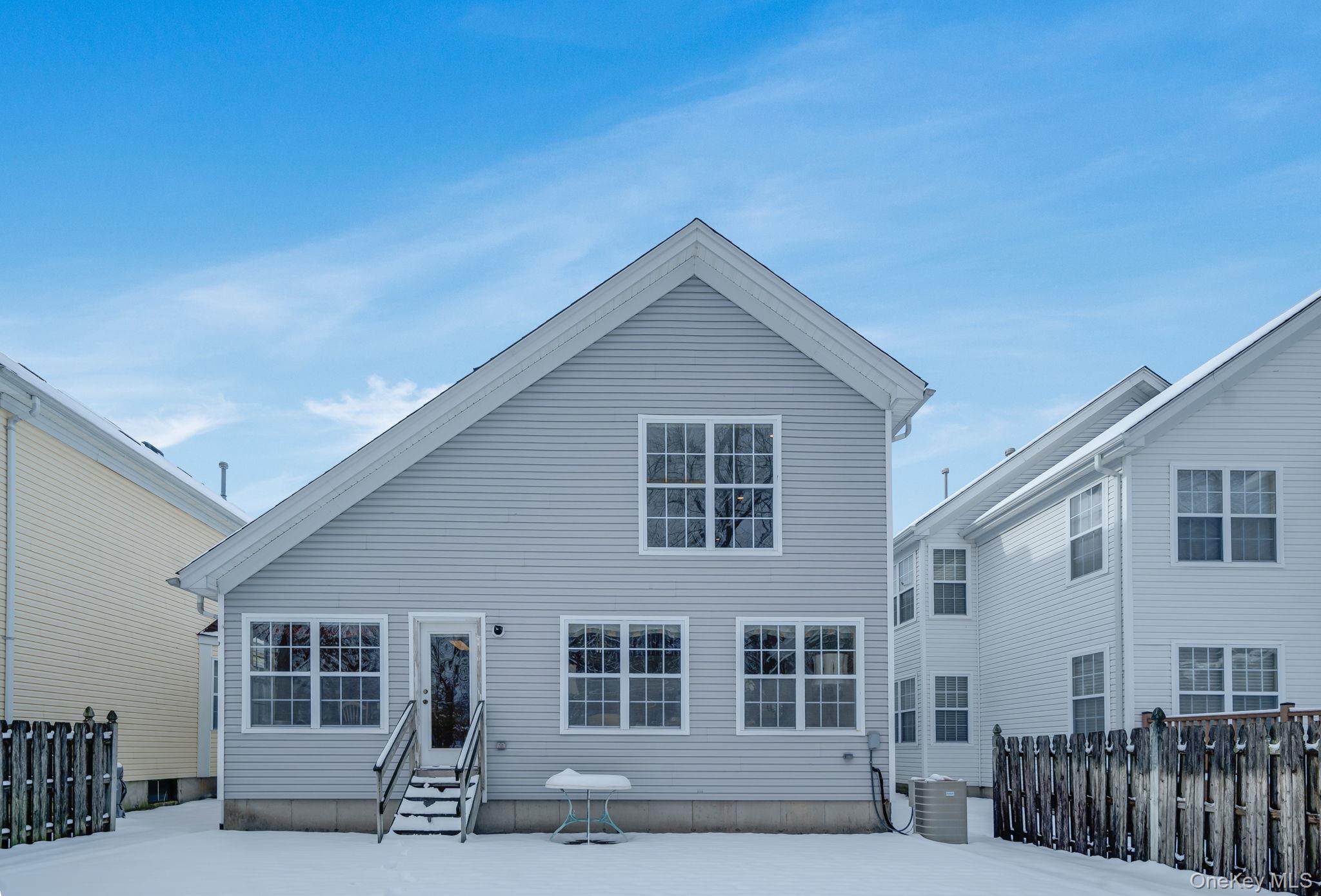 #4 photo, 48 Kate Circle, सफ़ोक काउंटी Middle Island , NY 11953