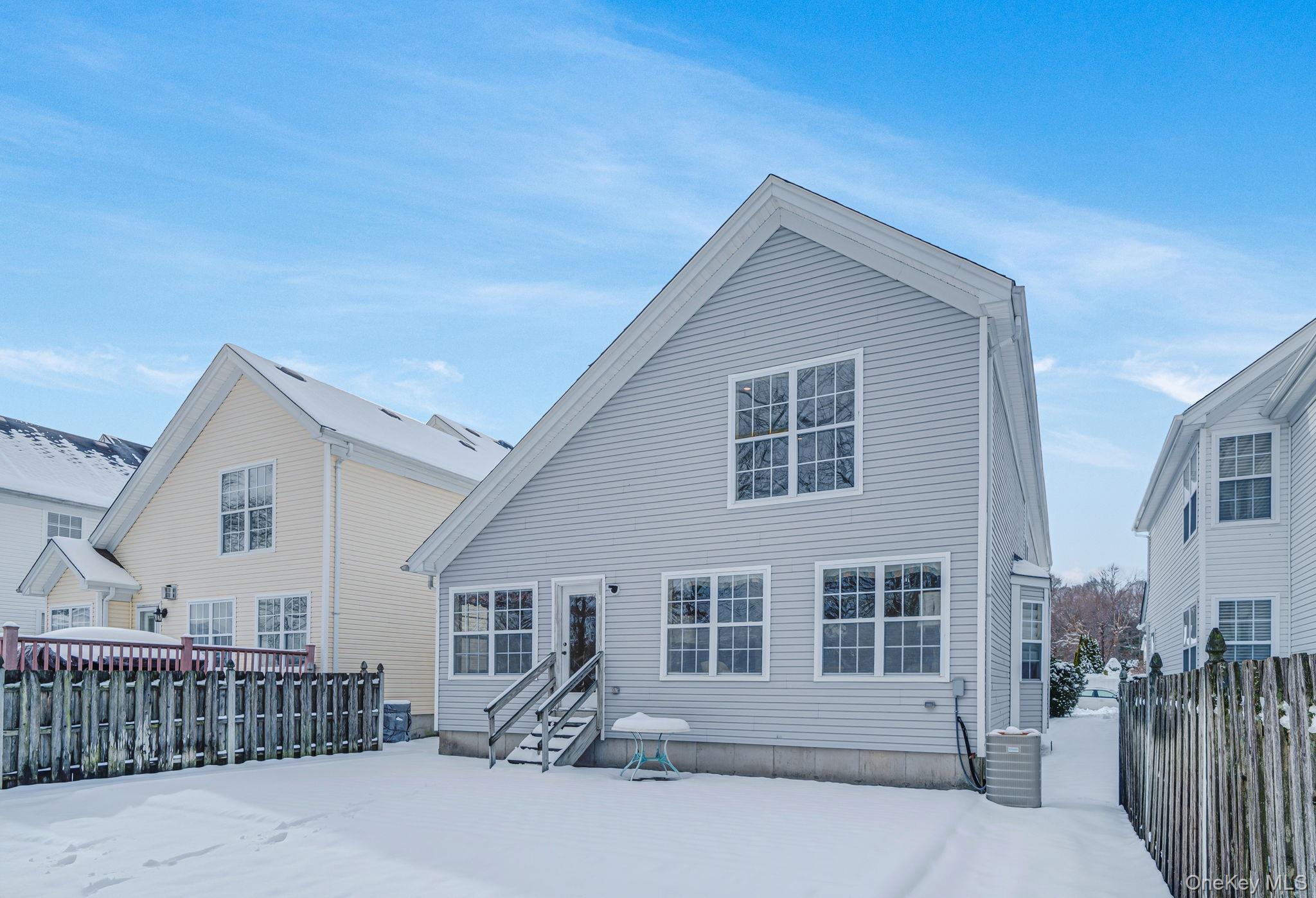 #5 photo, 48 Kate Circle, सफ़ोक काउंटी Middle Island , NY 11953