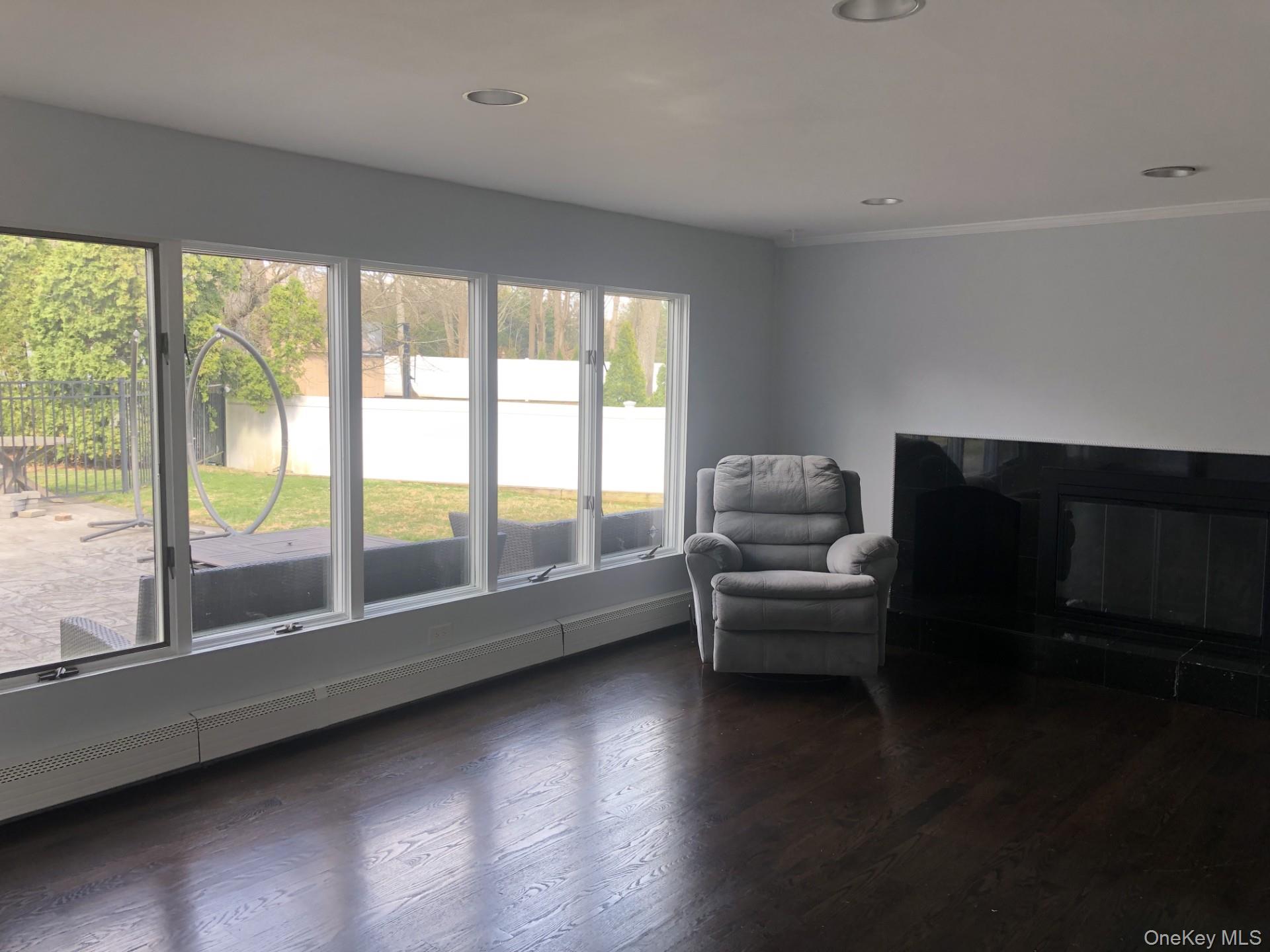 #3 photo, 104 Gail Court, Саффолк ‖ East Northport , NY 11731