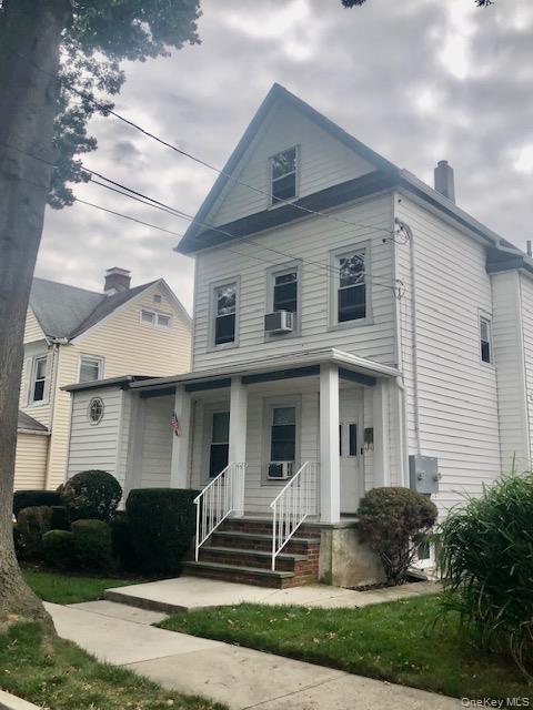 #3 photo, 108 Elizabeth Street, Floral Park , NY 11001