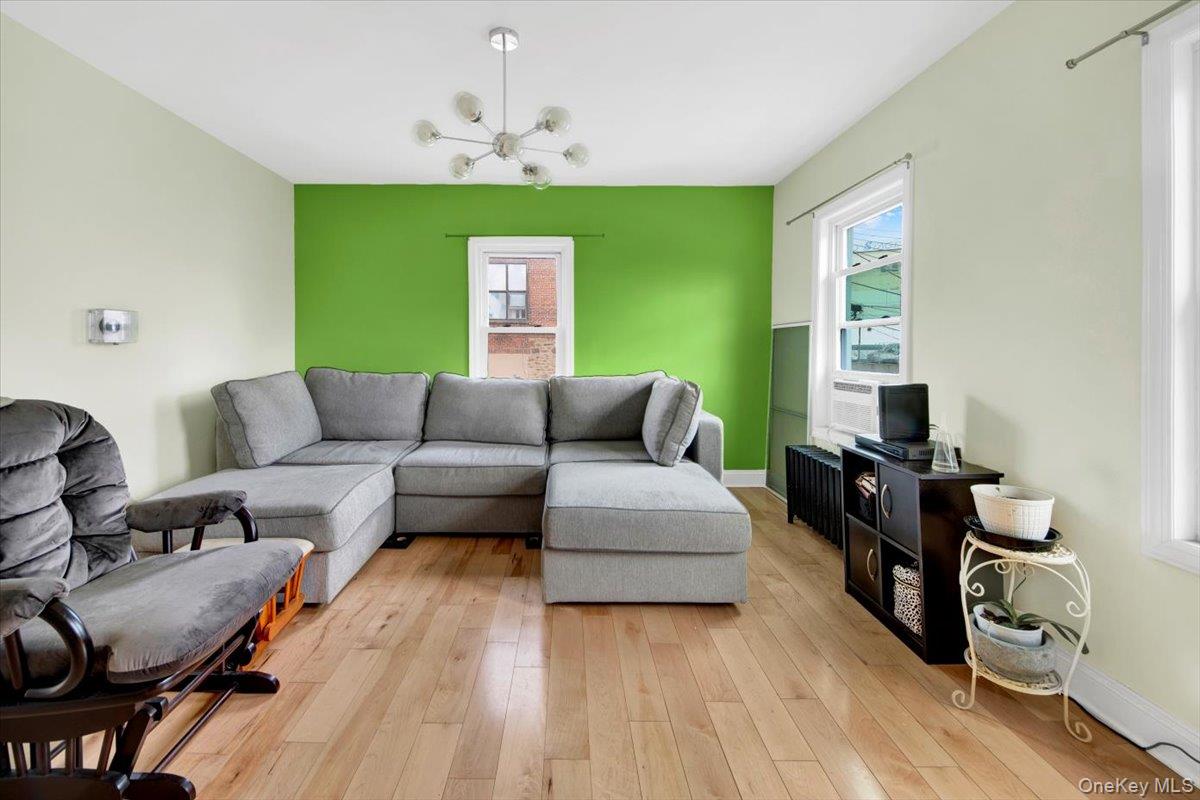 #4 photo, 14 Bartels Place, New Rochelle , NY 10801