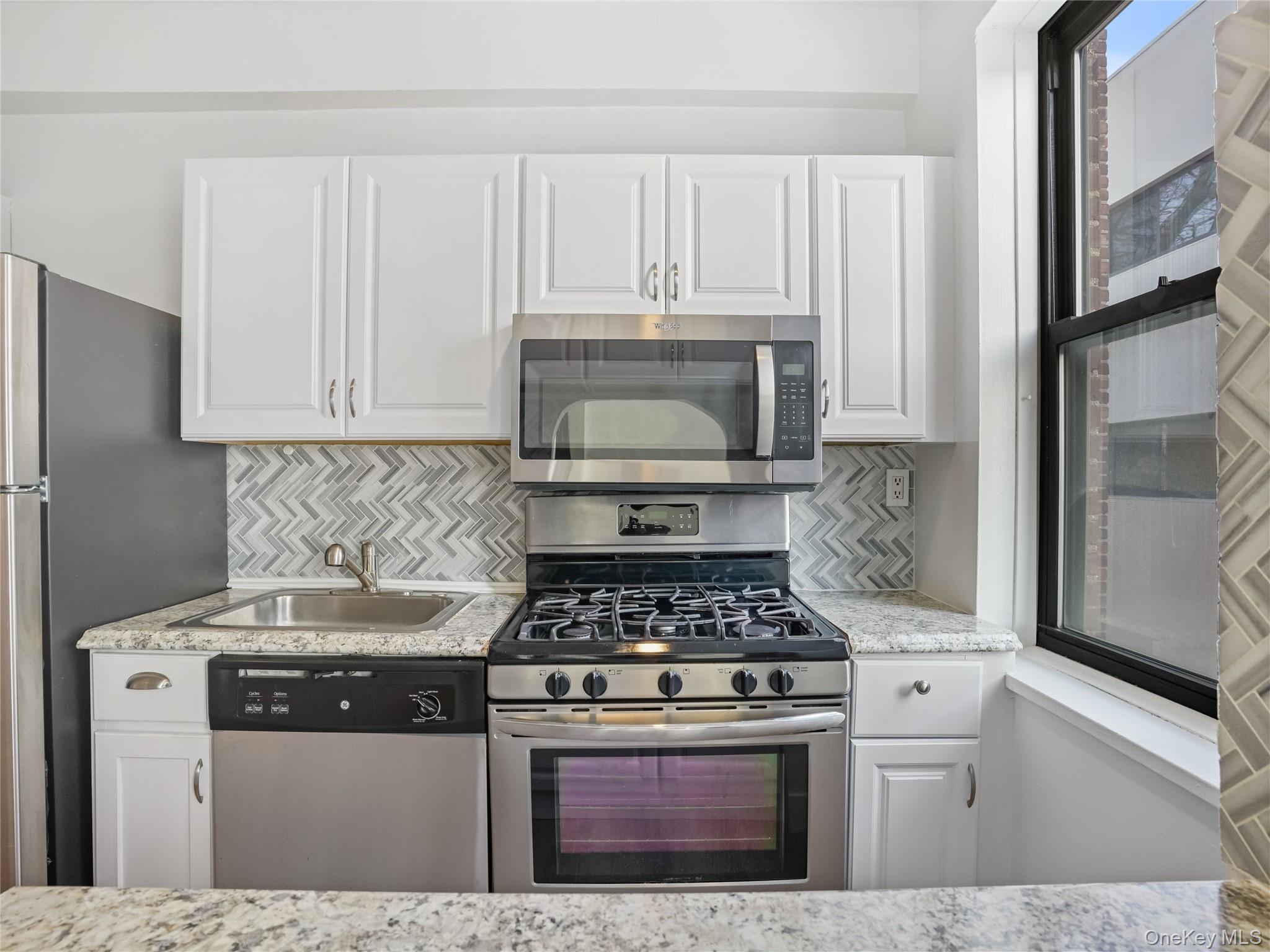 #16 photo, 2 Greenridge Avenue, White Plains , NY 10605