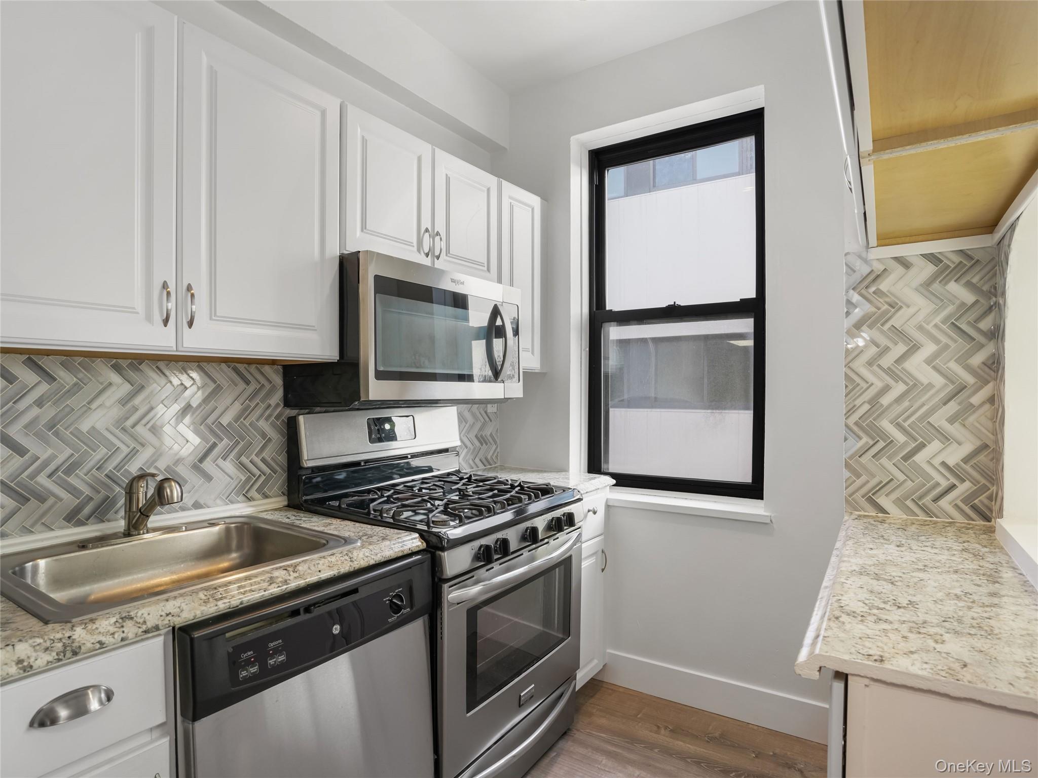 #17 photo, 2 Greenridge Avenue, White Plains , NY 10605