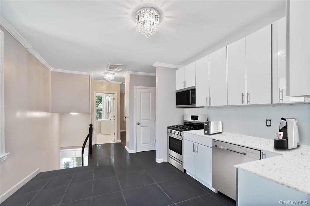 #2 photo, 192 Ashford Avenue, Dobbs Ferry , NY 10522