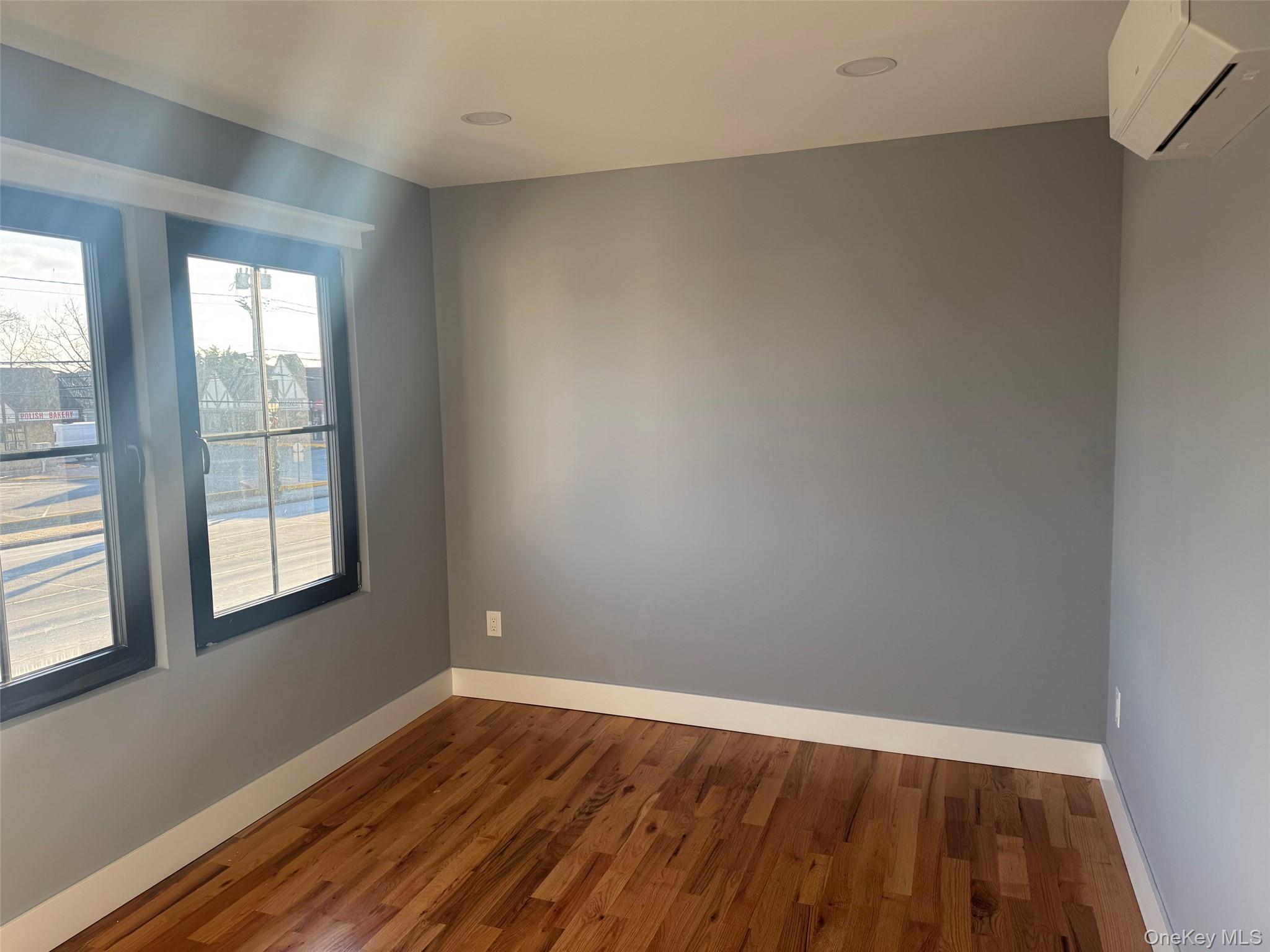 #2 photo, 1035 Montauk Highway, Саффолк ‖ Copiague , NY 11726