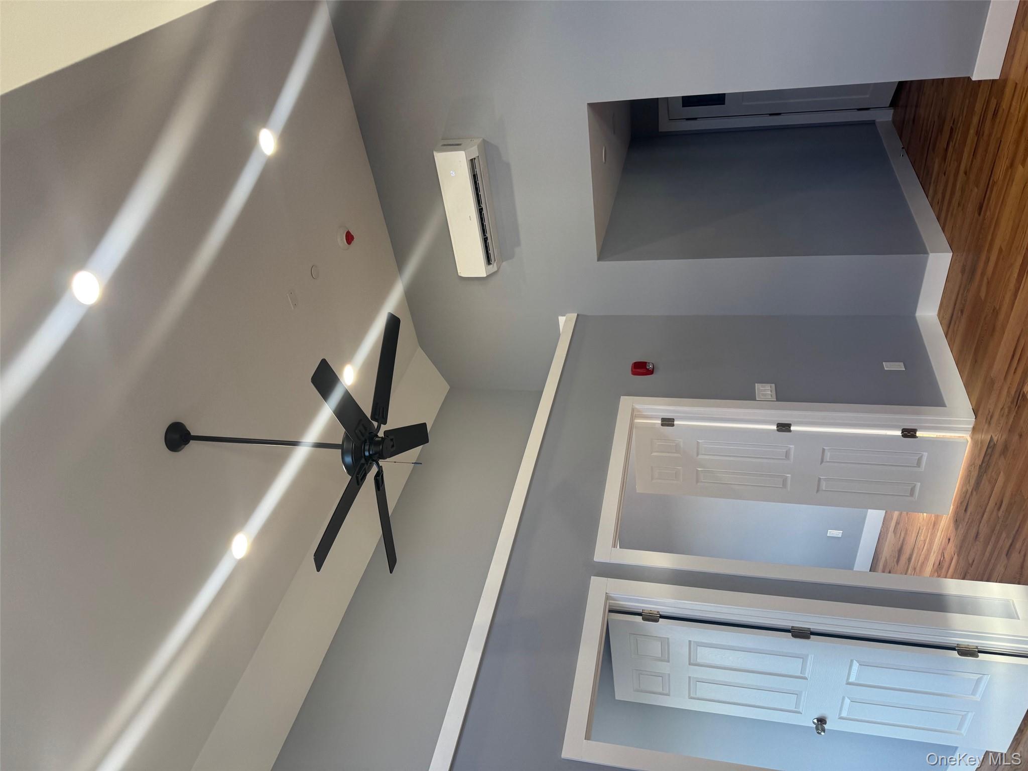 #4 photo, 1035 Montauk Highway, Саффолк ‖ Copiague , NY 11726