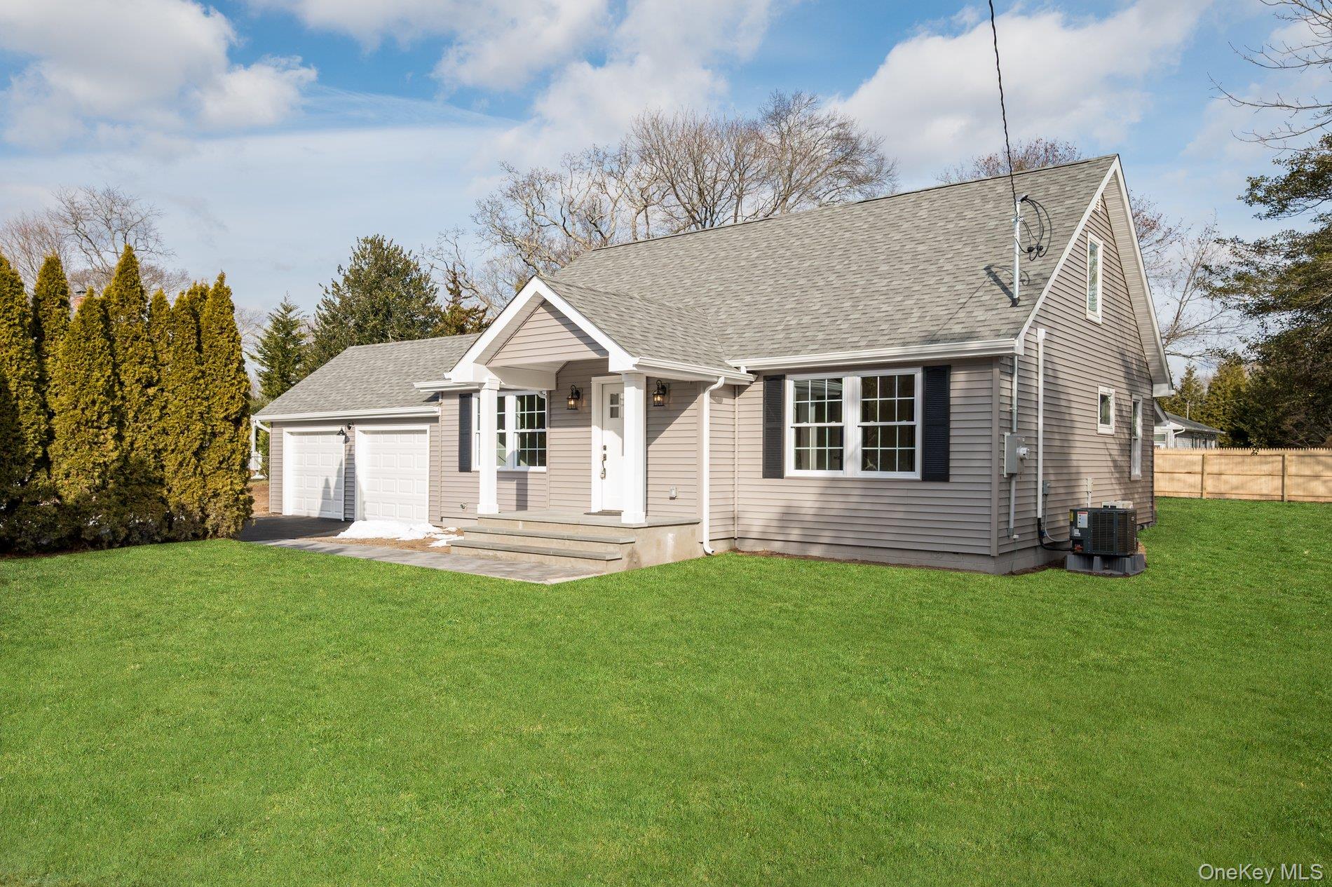 #1 photo, 3 Adelaide Park, सफ़ोक काउंटी Center Moriches , NY 11934