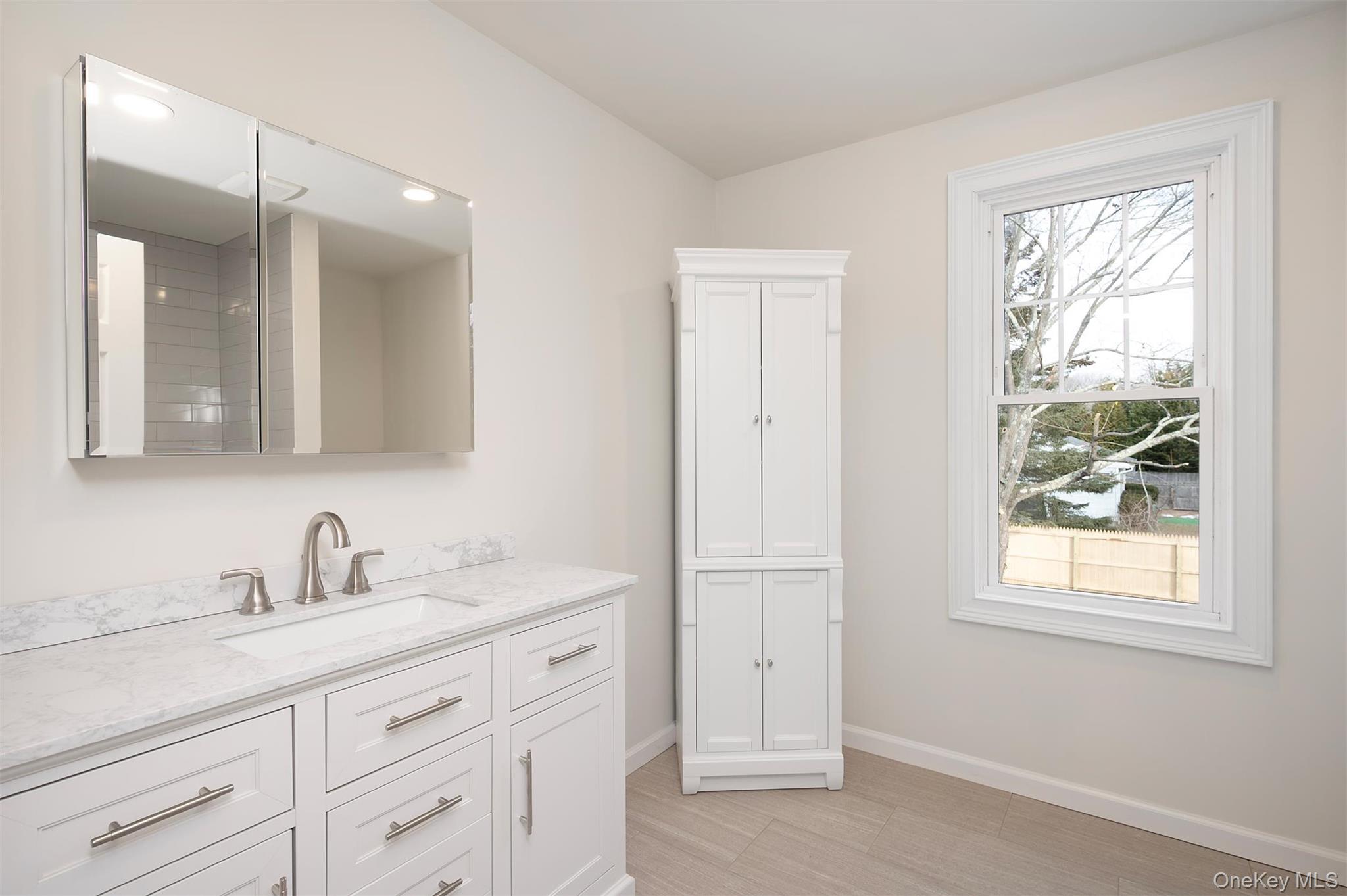 #11 photo, 3 Adelaide Park, सफ़ोक काउंटी Center Moriches , NY 11934