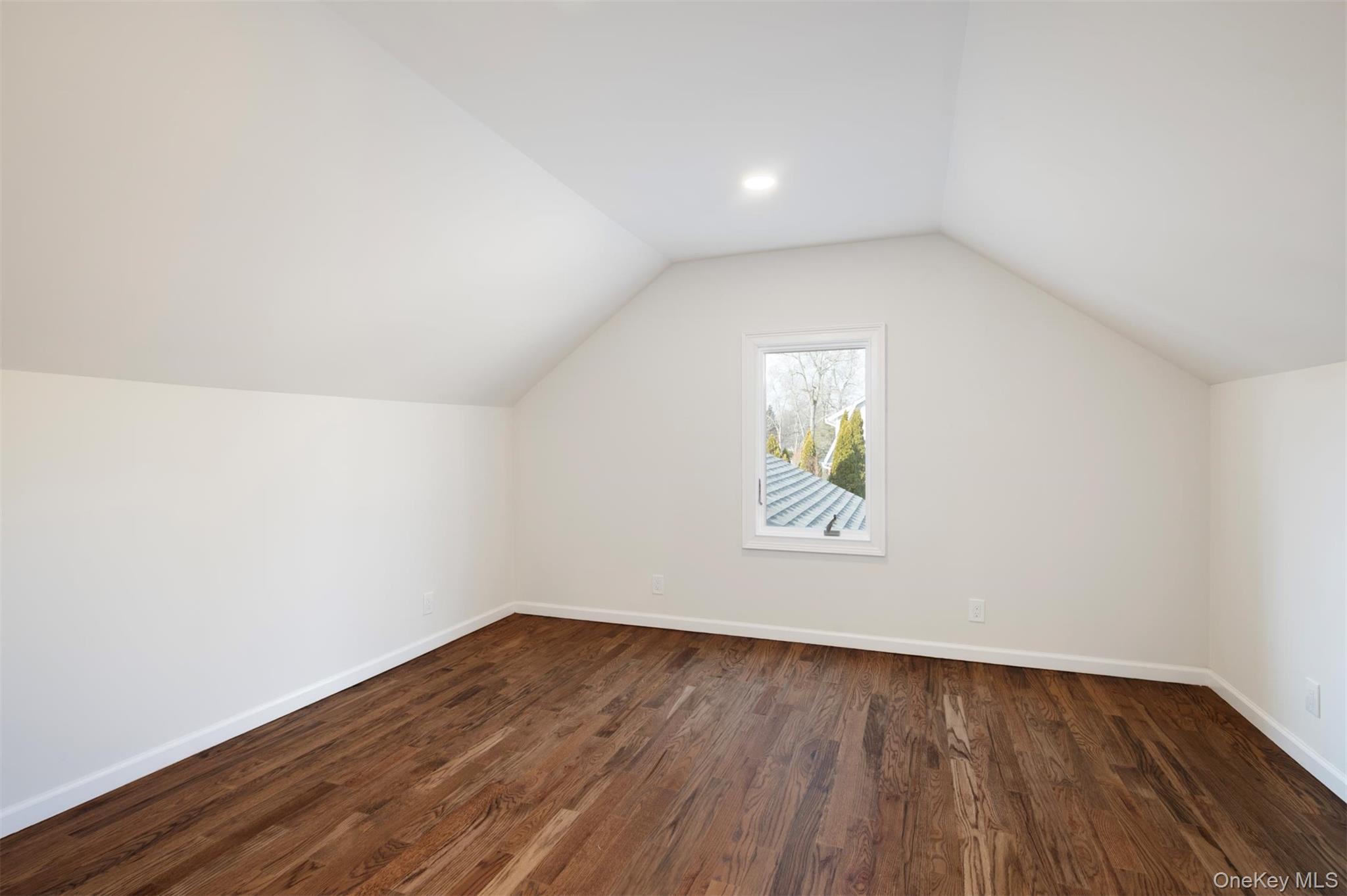 #13 photo, 3 Adelaide Park, सफ़ोक काउंटी Center Moriches , NY 11934