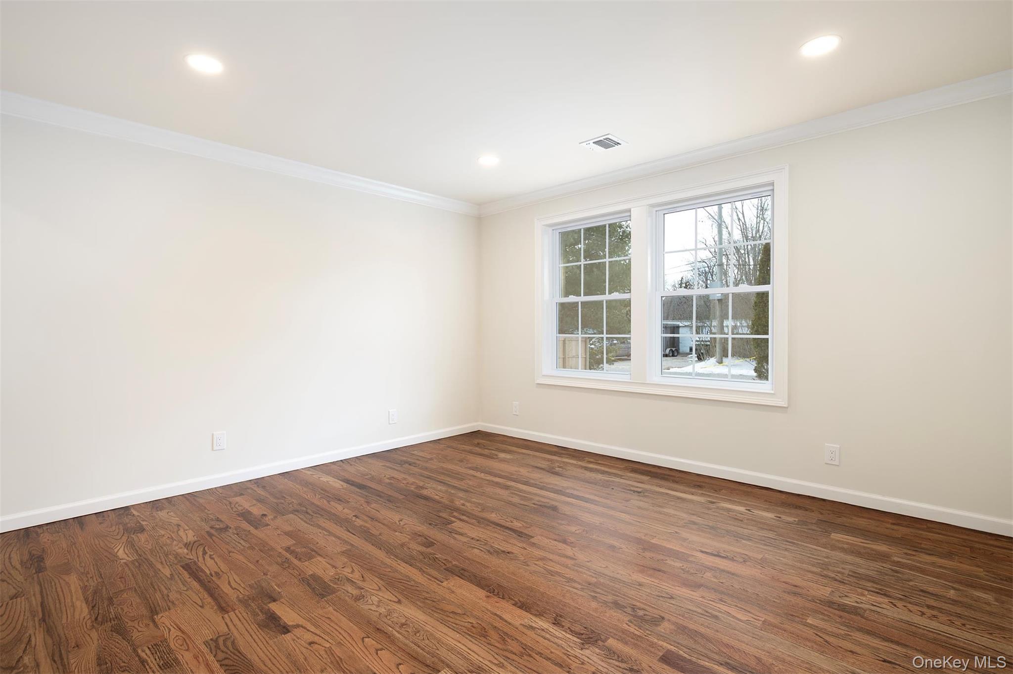 #15 photo, 3 Adelaide Park, सफ़ोक काउंटी Center Moriches , NY 11934