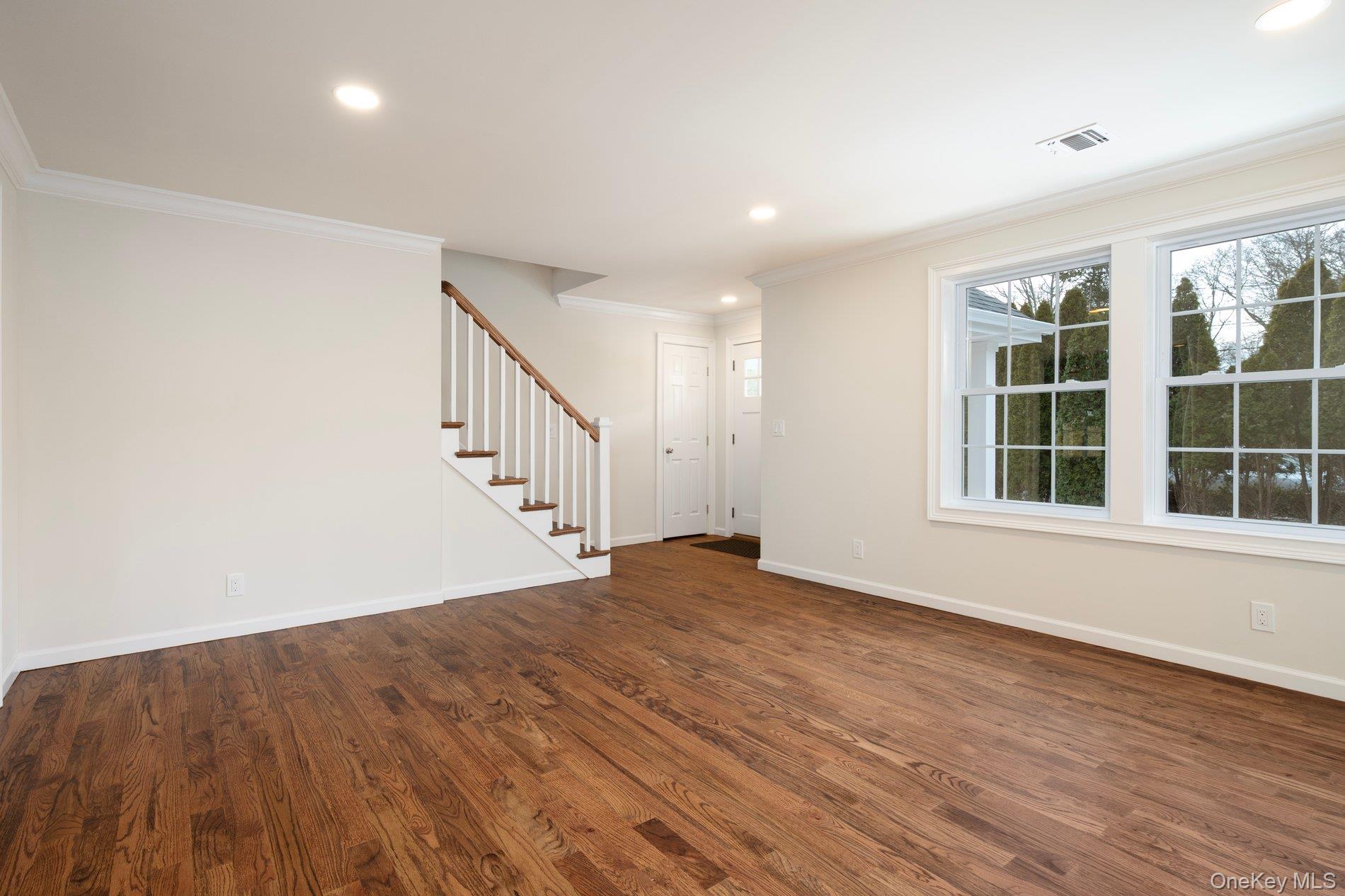 #7 photo, 3 Adelaide Park, सफ़ोक काउंटी Center Moriches , NY 11934