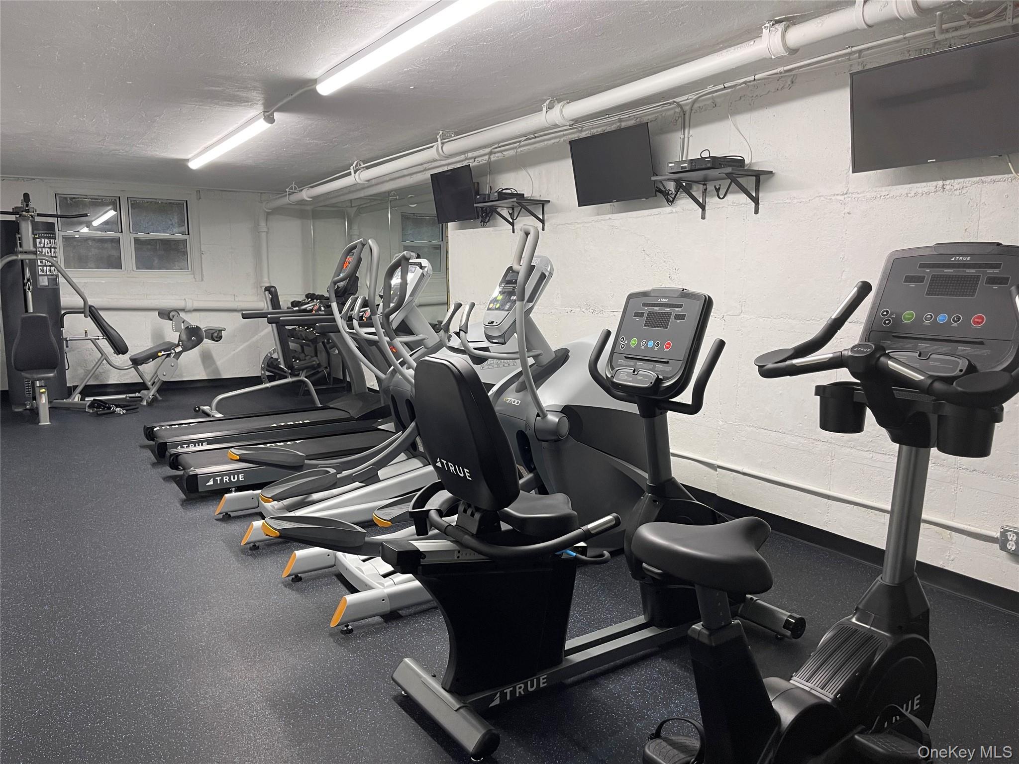 #14 photo, 124 S Park Avenue, Rockville Centre , NY 11570