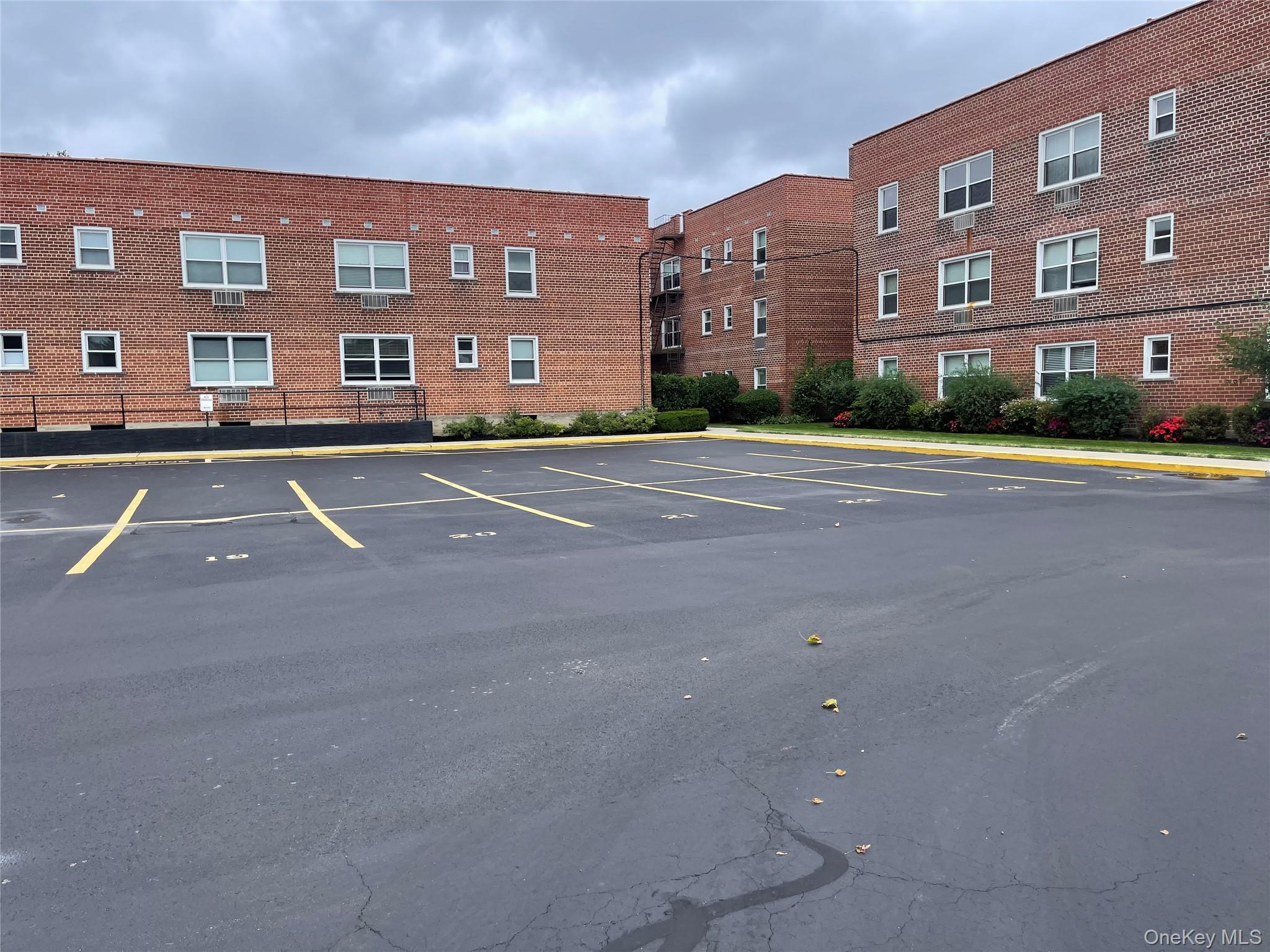 #18 photo, 124 S Park Avenue, Rockville Centre , NY 11570