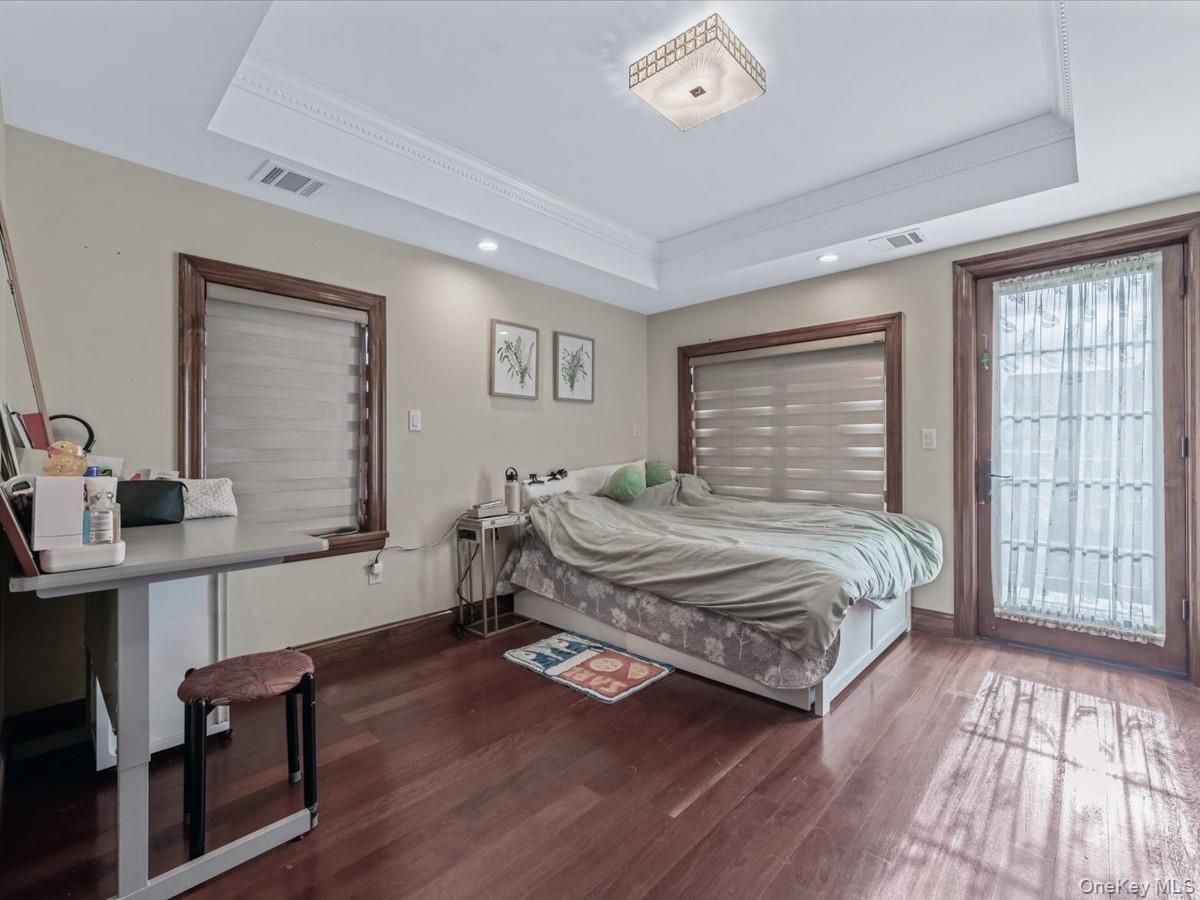 #11 photo, 200-38 45th Avenue, Bayside , NY 11361