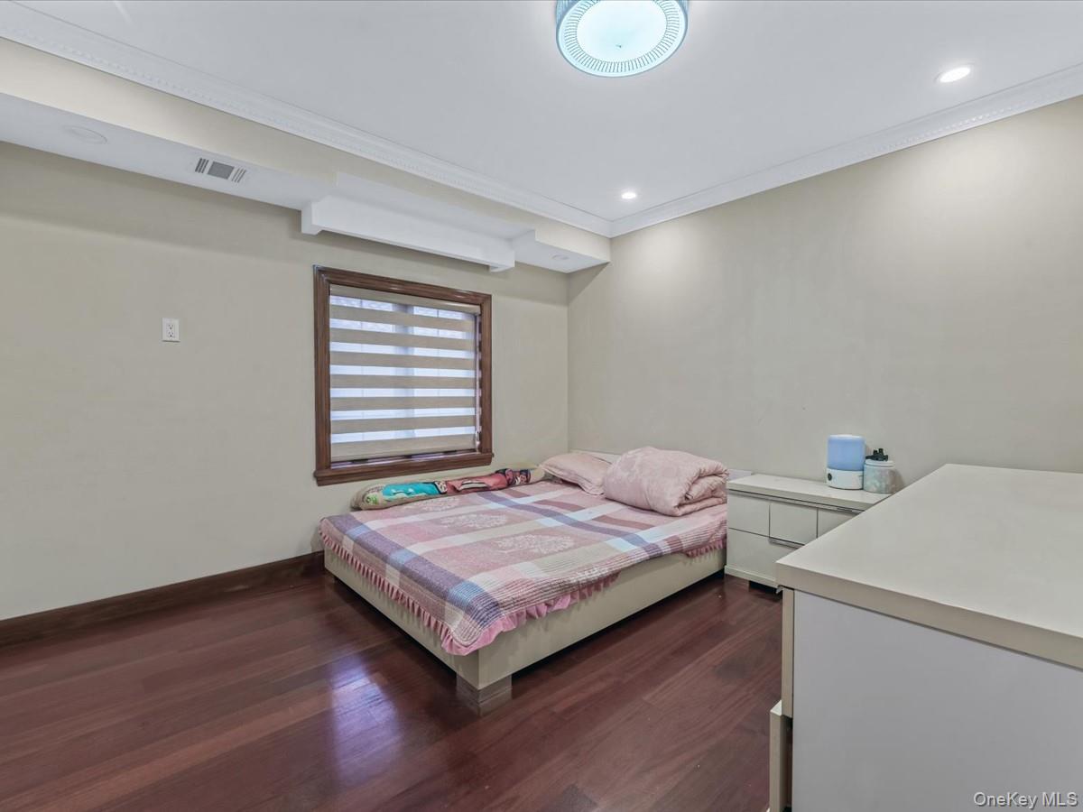 #13 photo, 200-38 45th Avenue, Bayside , NY 11361