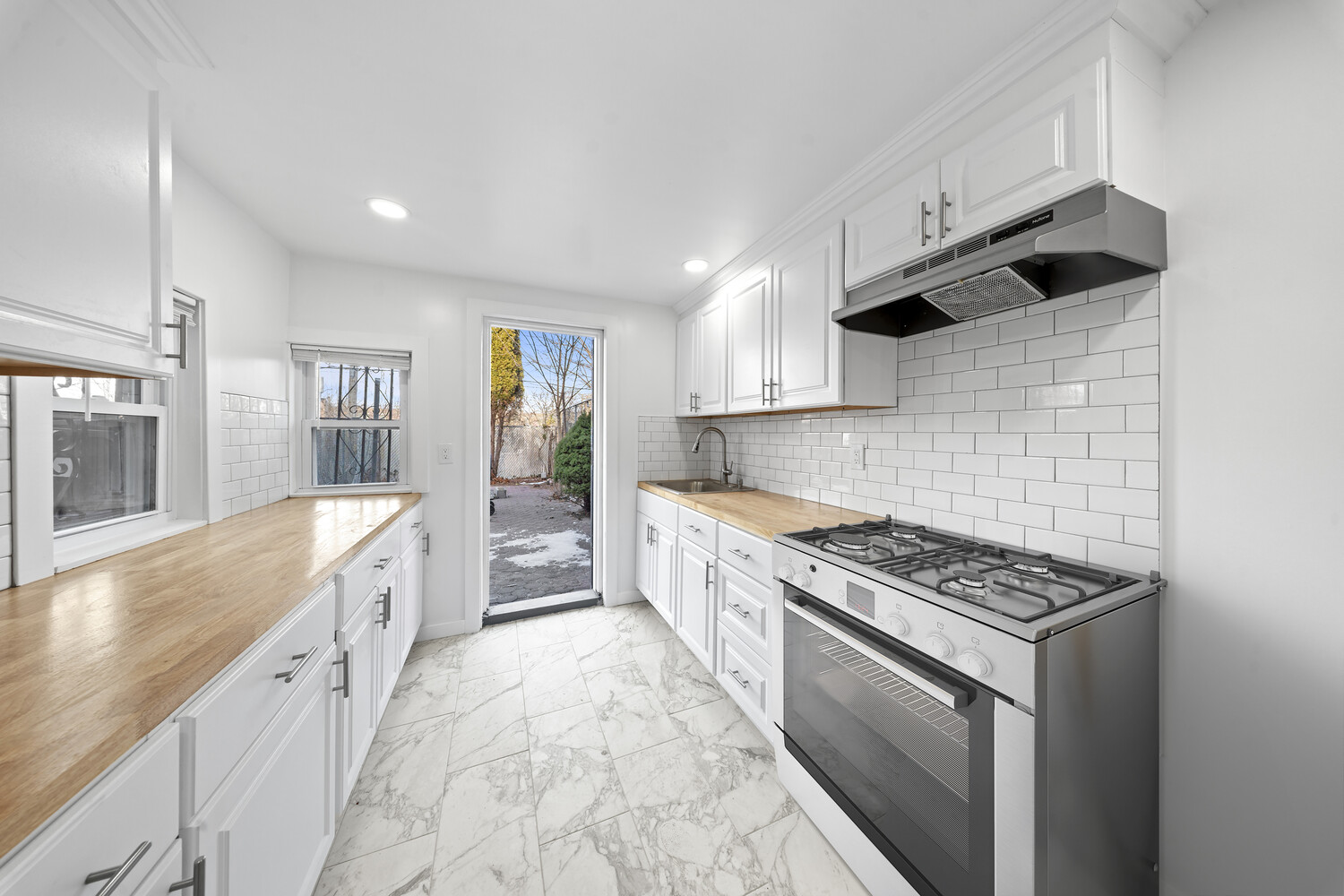 #7 photo, Brooklyn, הברונקס Stuyvesant Heights , NY 11233