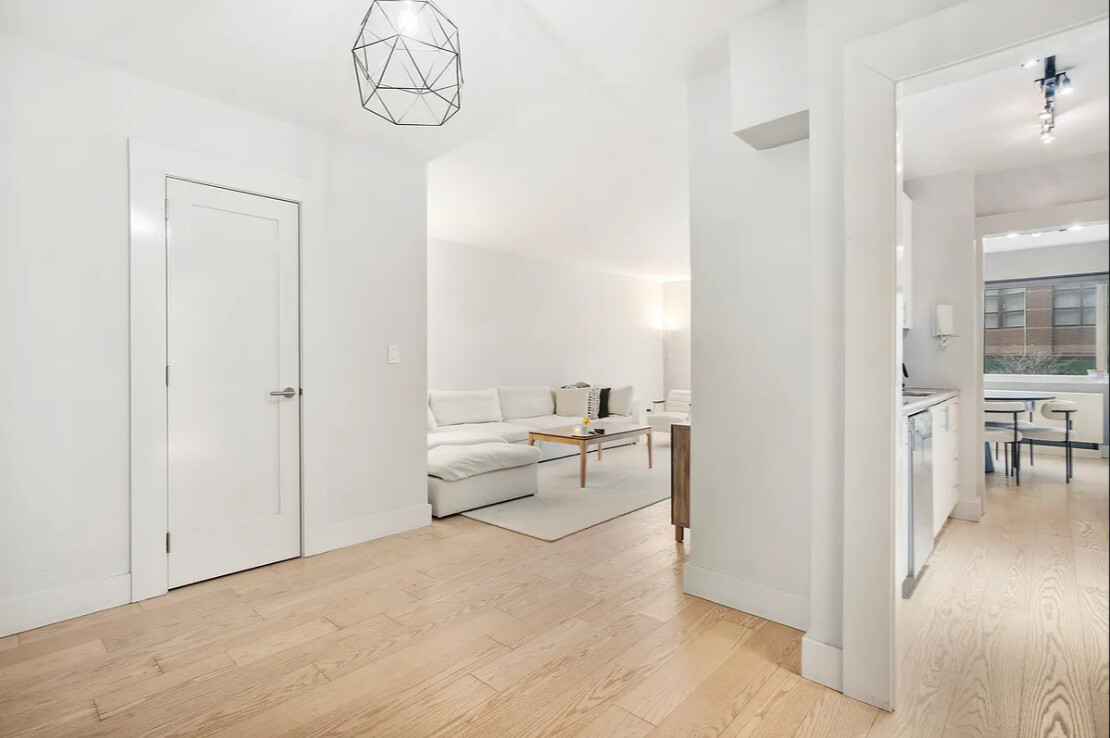 #4 photo, 166 E 63RD Street, Lenox Hill , NY 10021