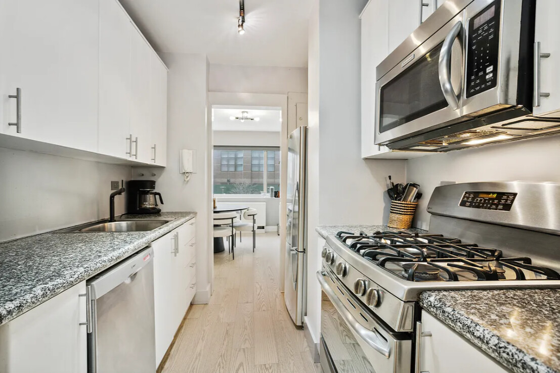 #5 photo, 166 E 63RD Street, Lenox Hill , NY 10021