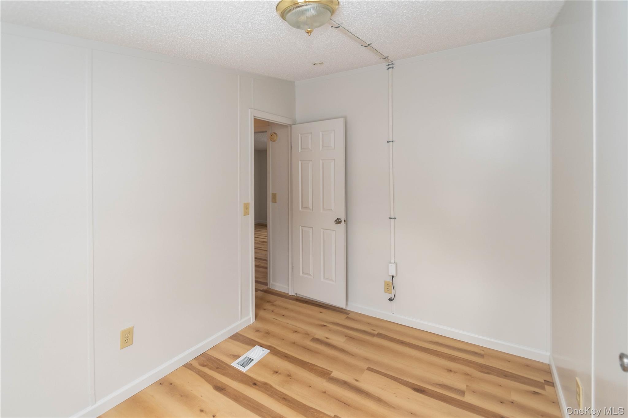 #11 photo, 4 Lily Court, Highland Mills , NY 10930