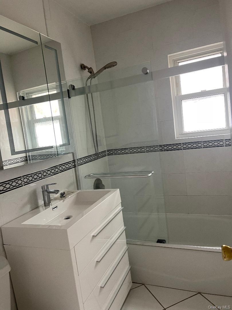 #14 photo, 459 E Chester Street, नासाउ काउंटी Long Beach , NY 11561