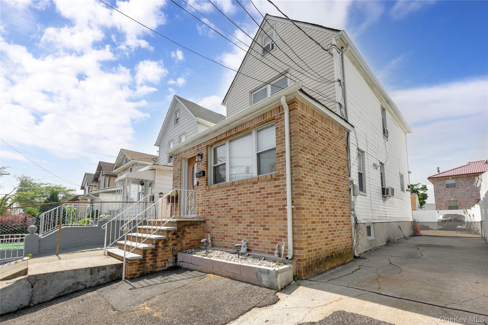 #1 photo, 12311 115th Avenue, קווינס South Ozone Park , NY 11420
