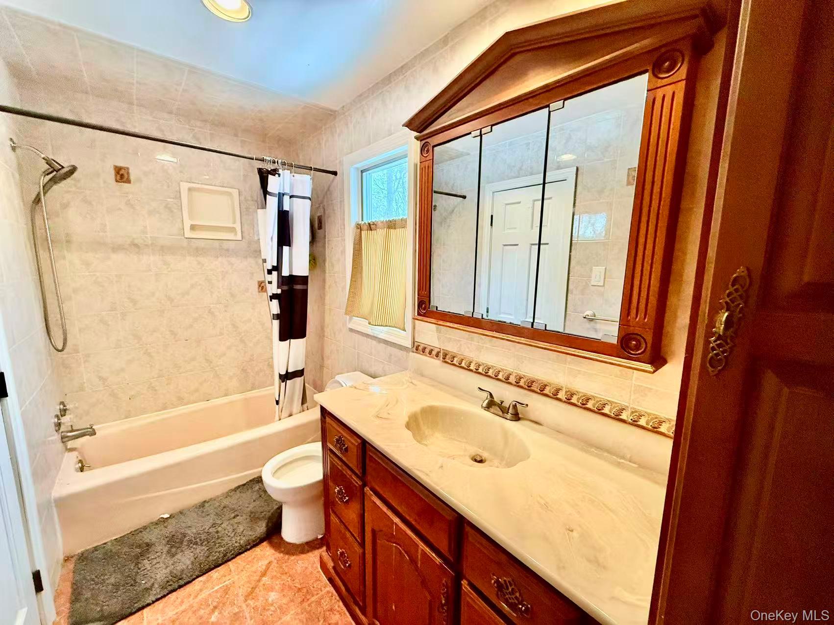 #13 photo, 33 Pilgrim Drive, מחוז סאפוק Port Jefferson , NY 11777