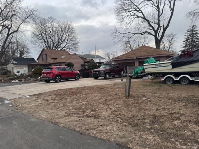 #14 photo, 11 Hatcher Court, Amityville , NY 11701