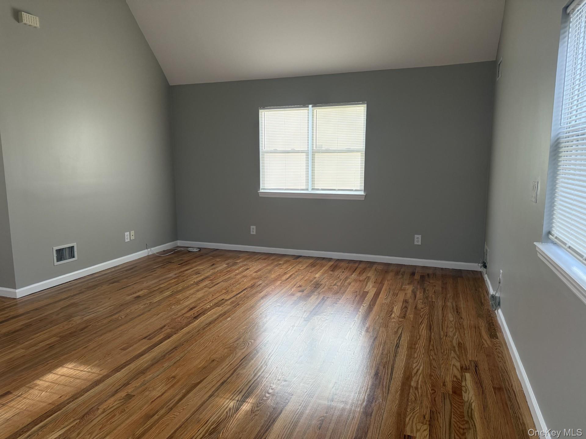 #4 photo, 85 Smithtown Boulevard, מחוז סאפוק Smithtown , NY 11787